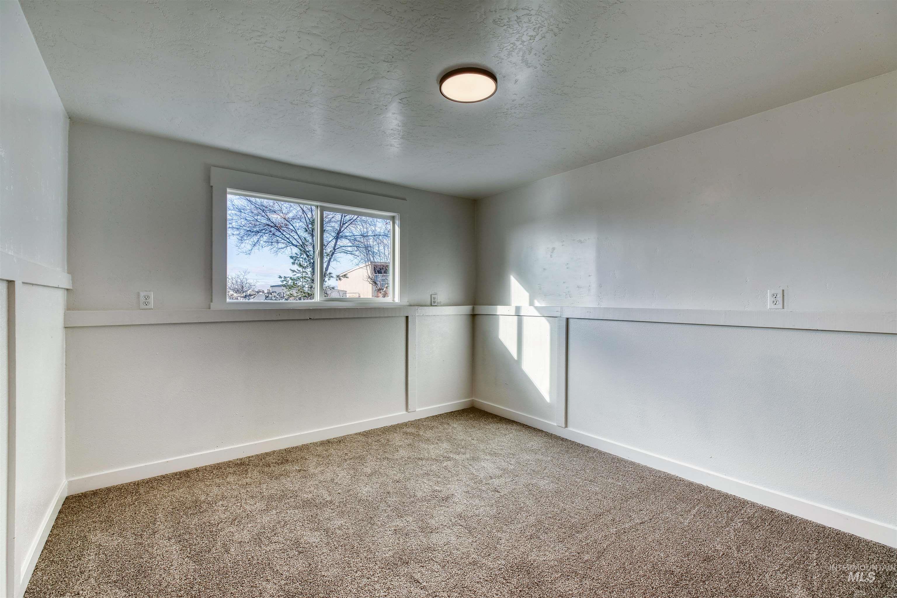 6086 Happy Lane Property Photo 22