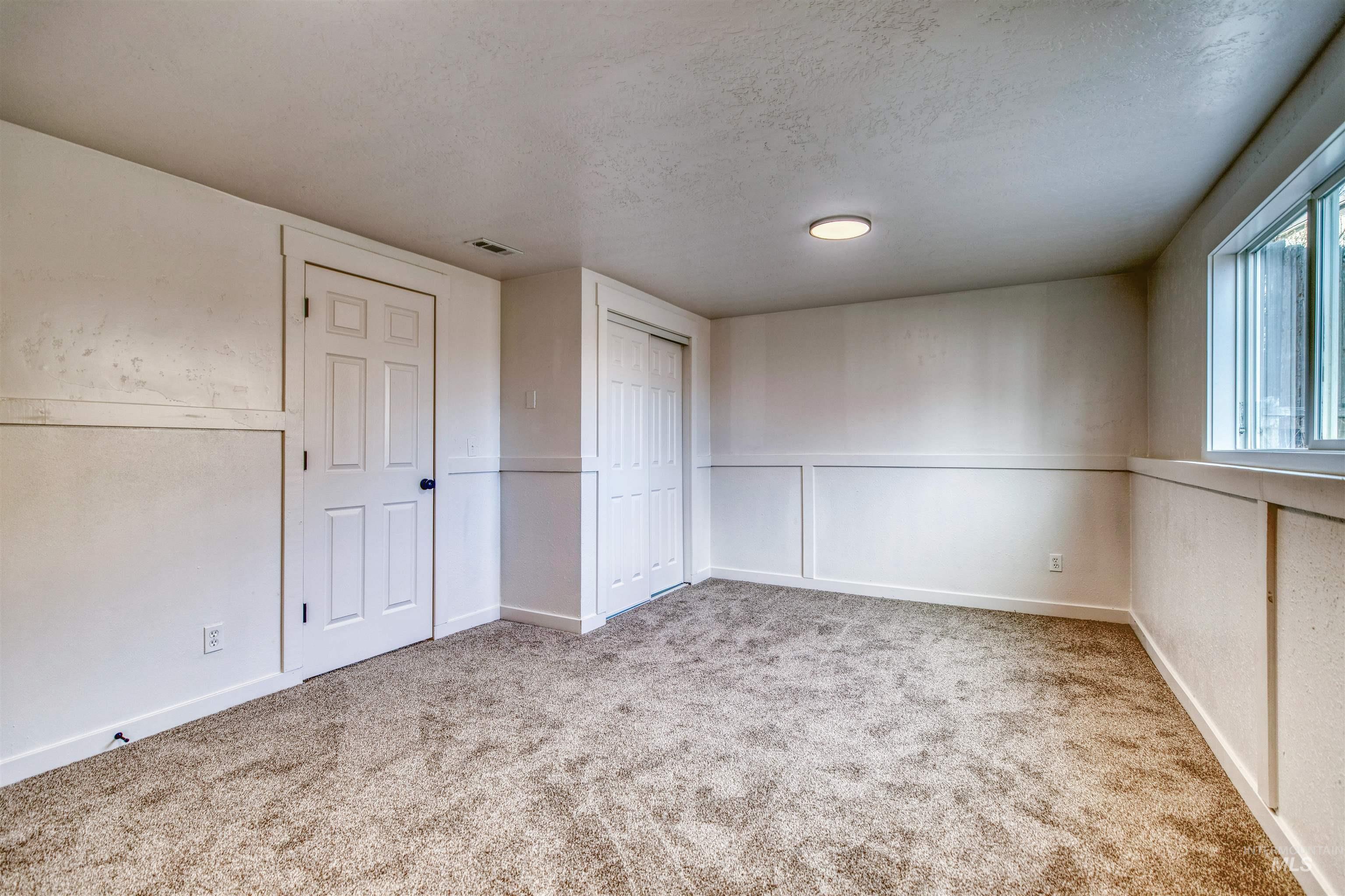 6086 Happy Lane Property Photo 24