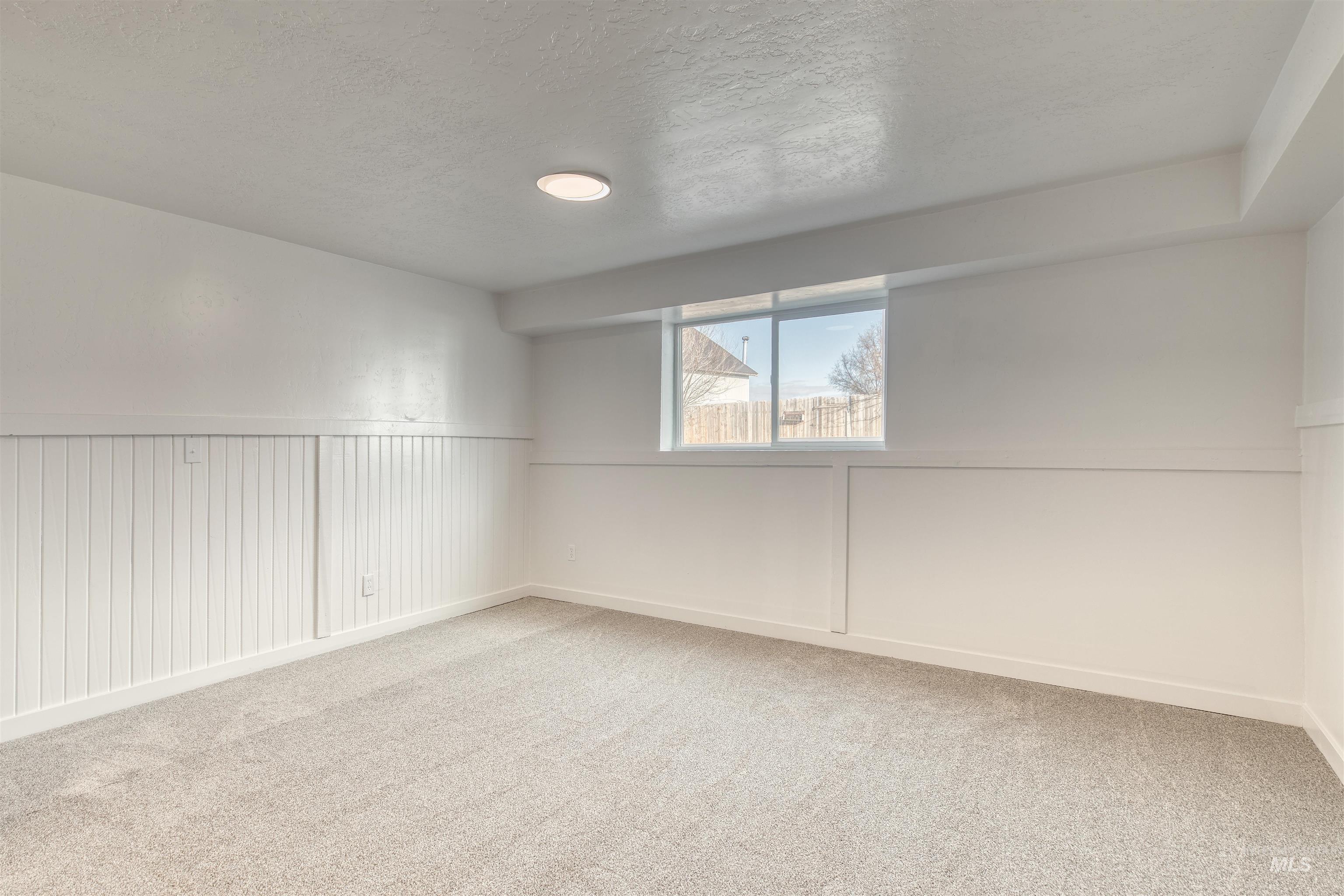 6086 Happy Lane Property Photo 25