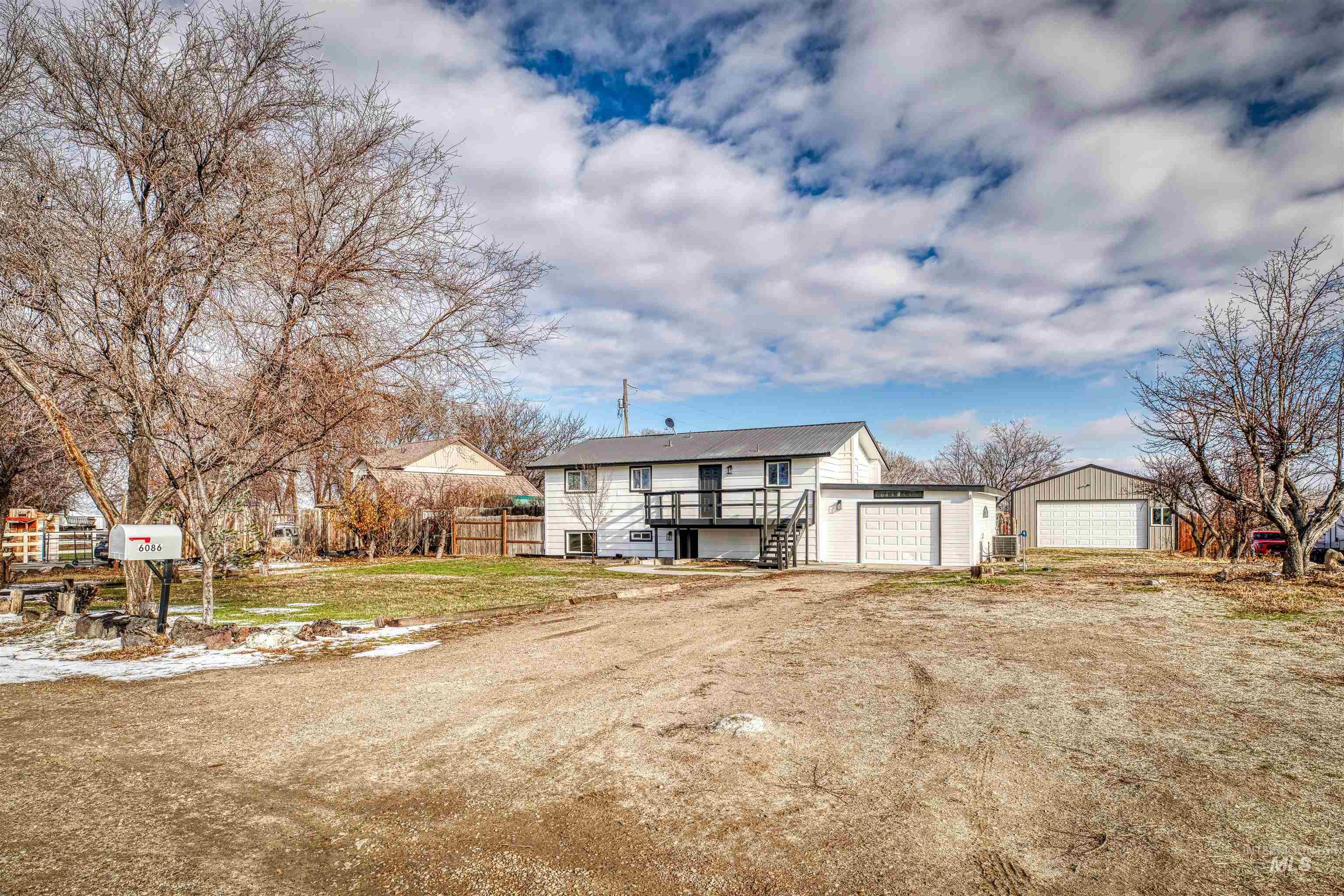 6086 Happy Lane Property Photo 32