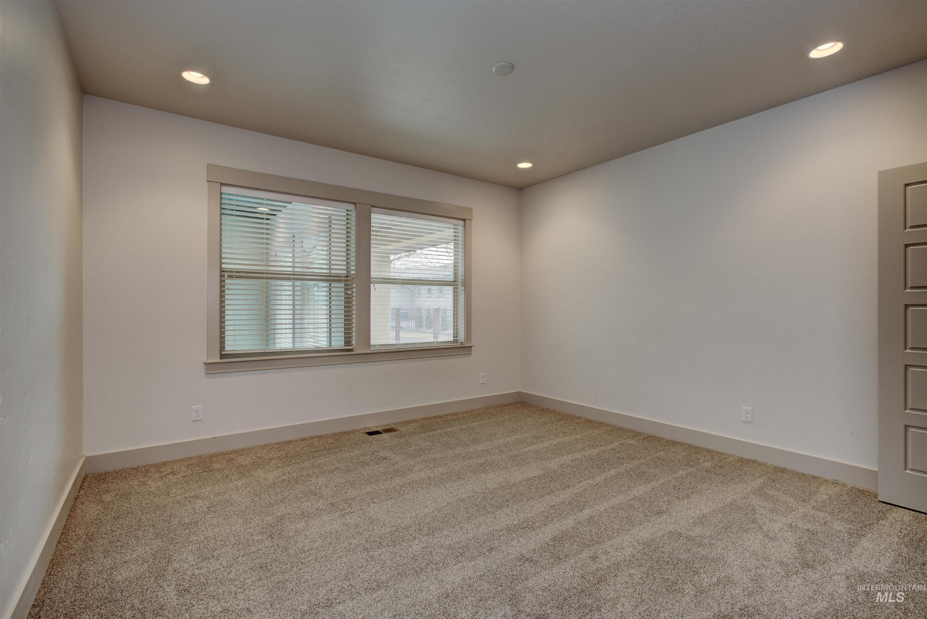 5854 N Rosa Springs Ave Property Photo 36