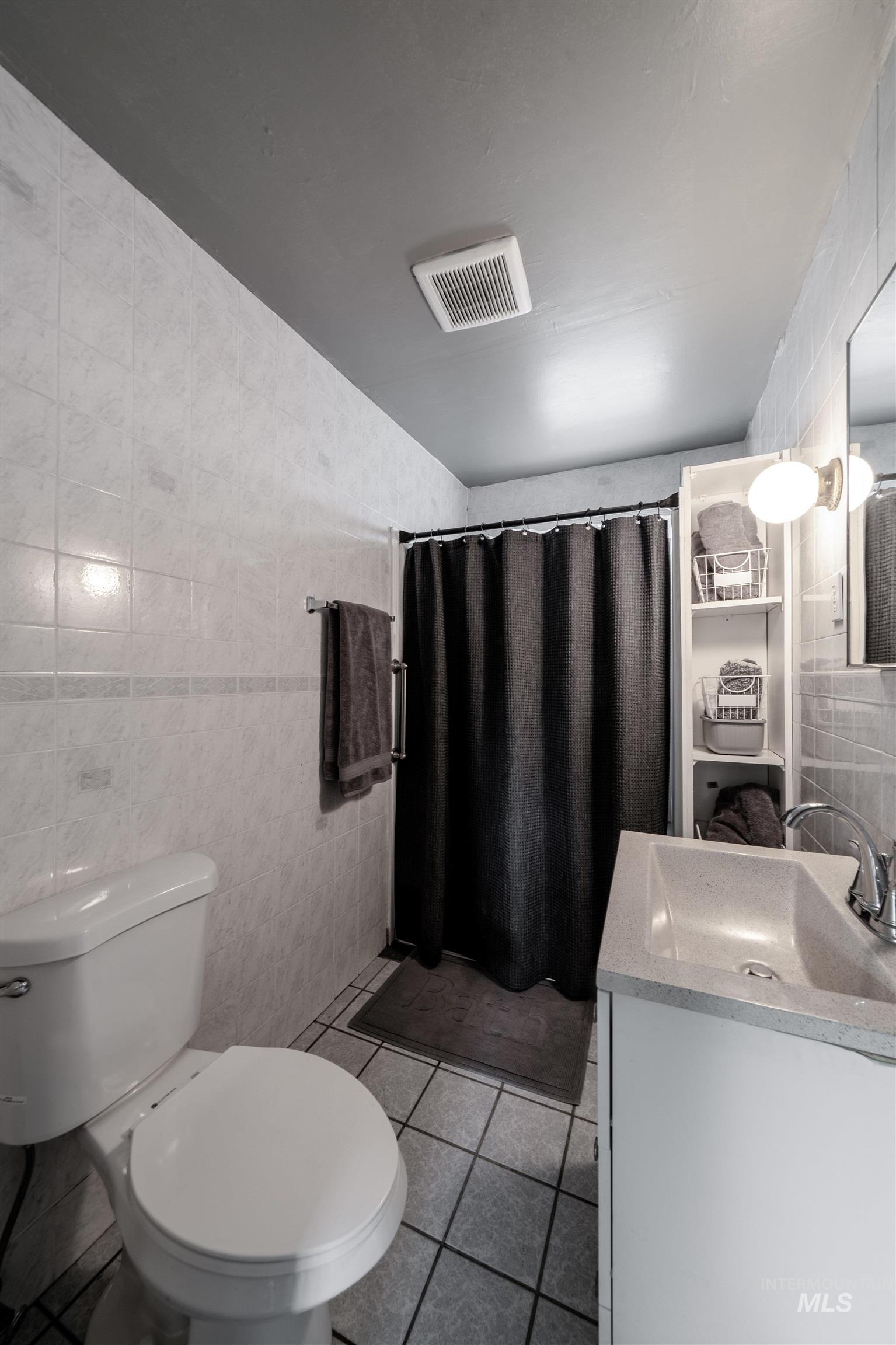 2121 Powers Ave Property Photo 9