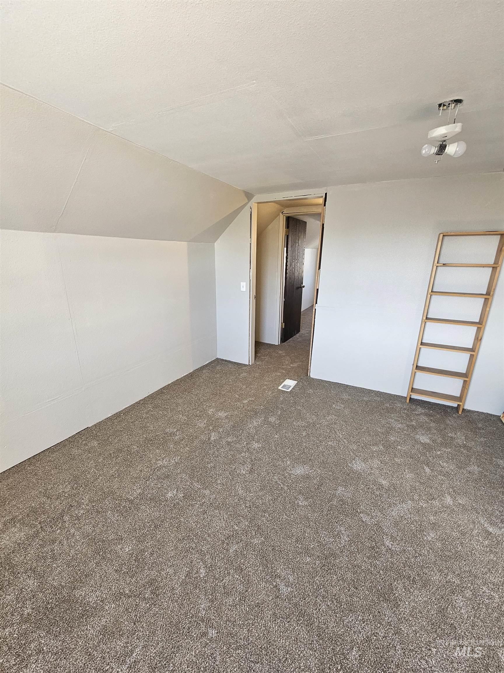 2121 Powers Ave Property Photo 11