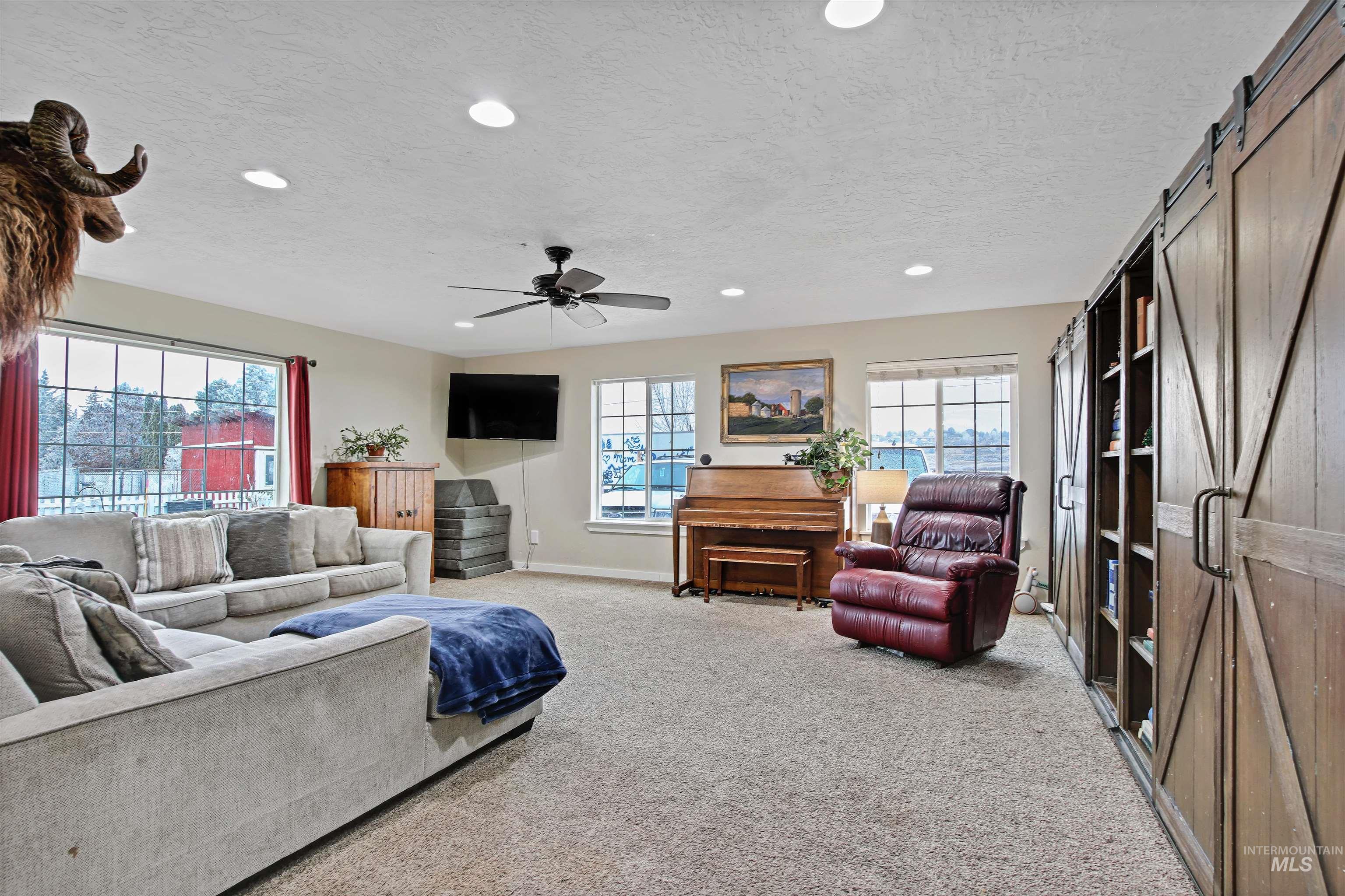 7135 Silver Bullet Ln Property Photo 32