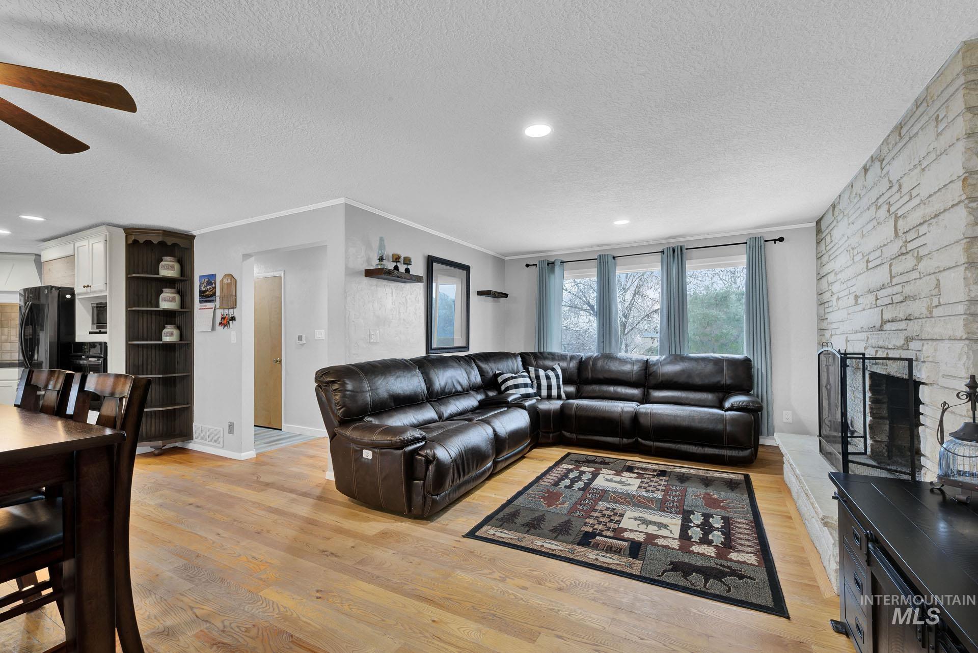 16463 W Oak Street Property Photo 11