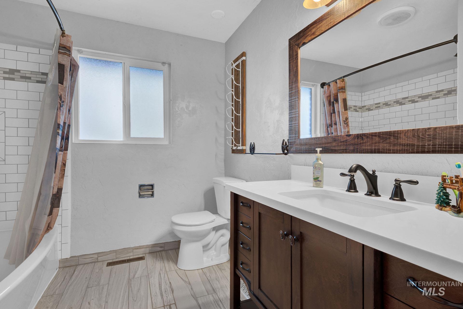 16463 W Oak Street Property Photo 15