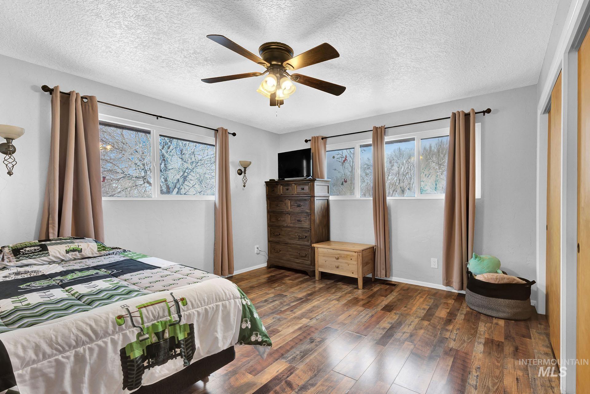 16463 W Oak Street Property Photo 23