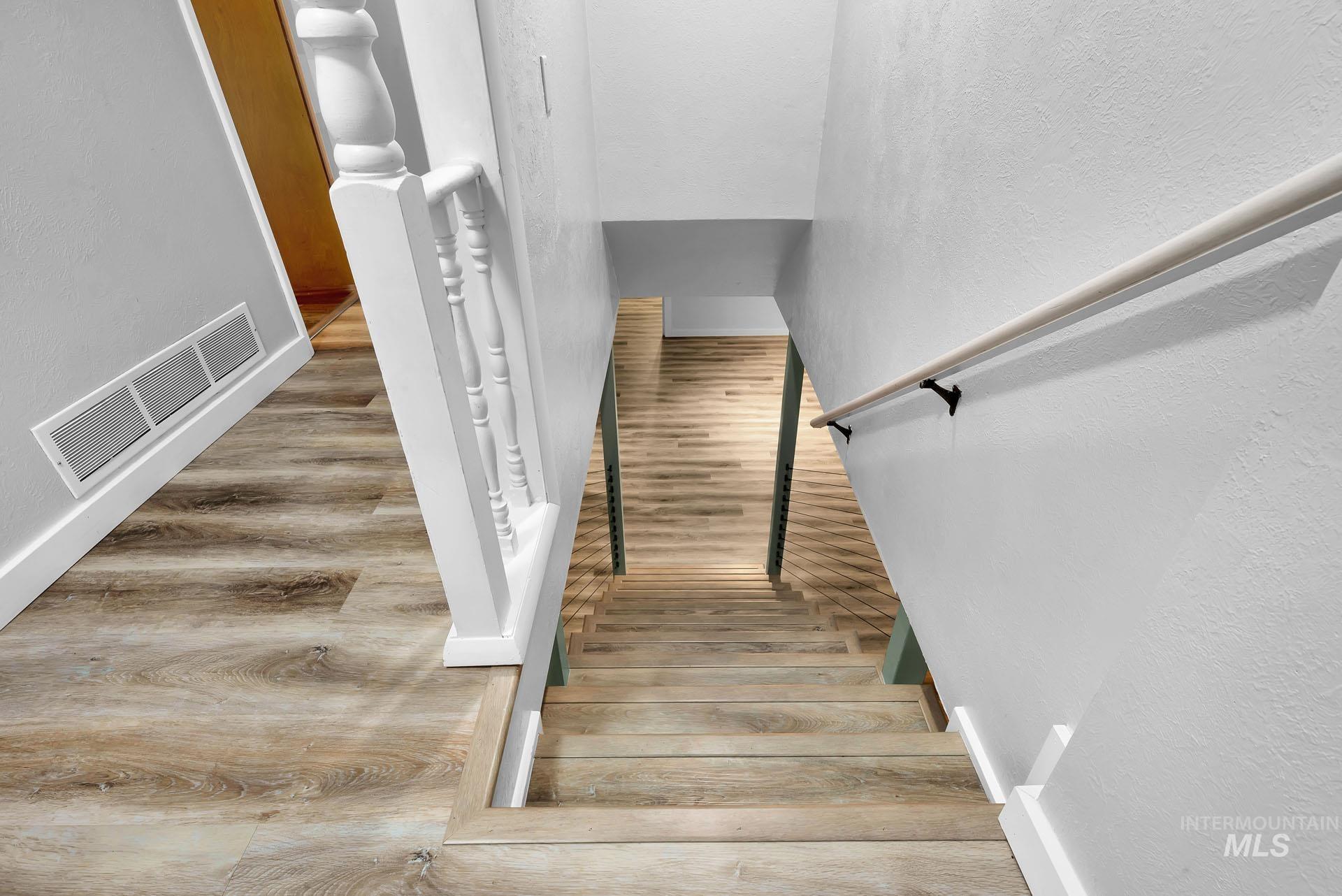 16463 W Oak Street Property Photo 25