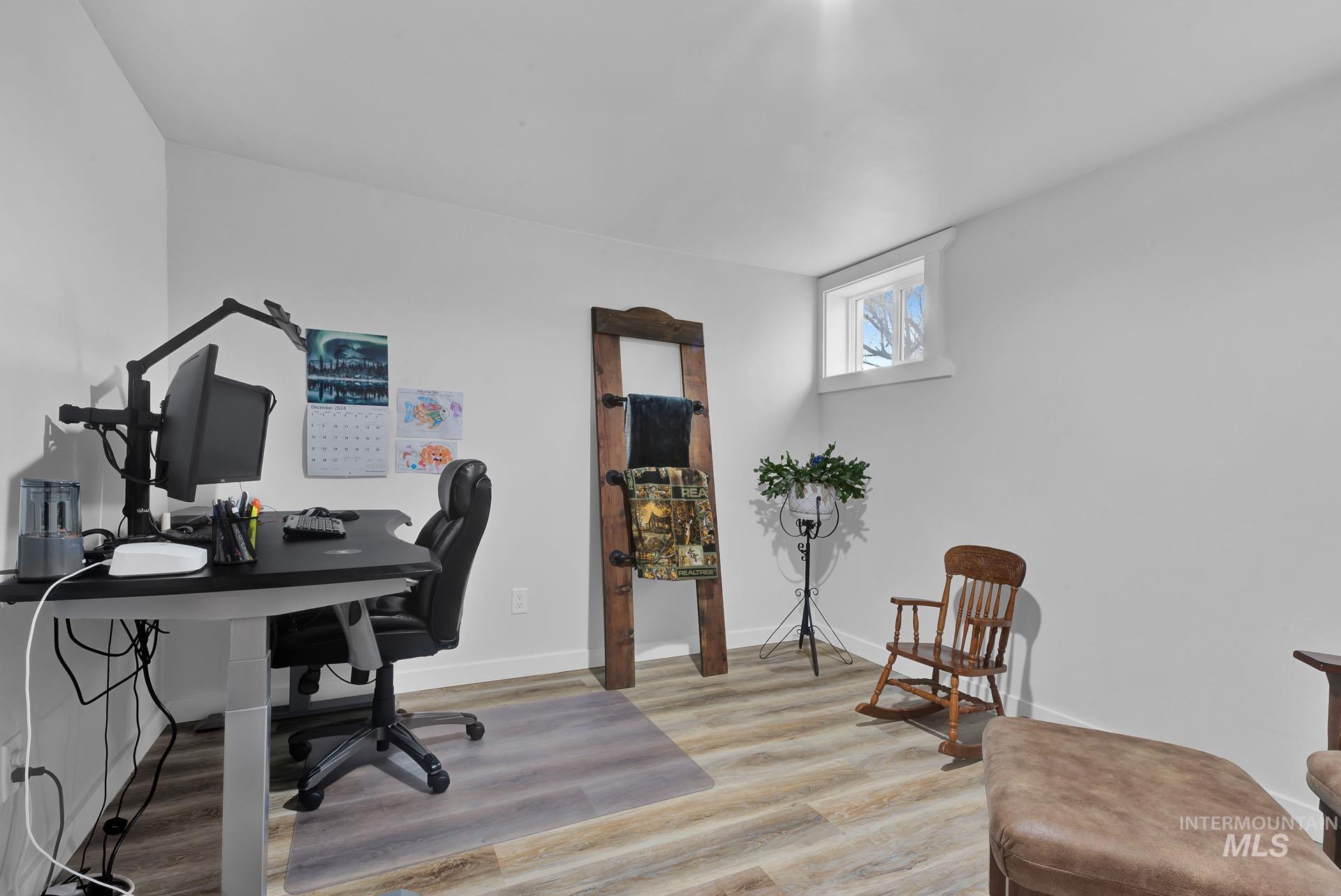 16463 W Oak Street Property Photo 33
