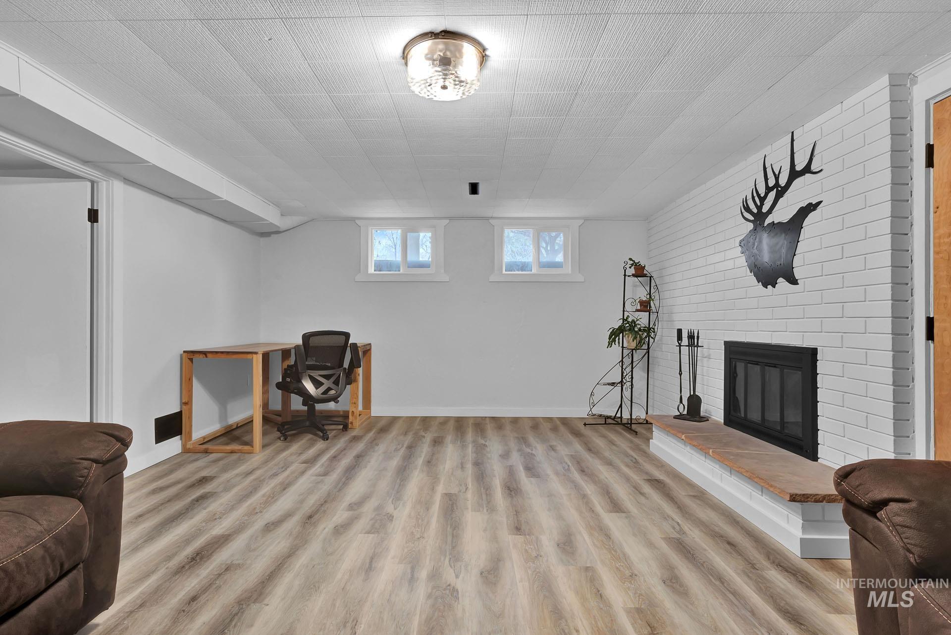 16463 W Oak Street Property Photo 36