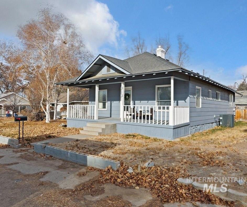 316 E Ave. B Property Photo 4