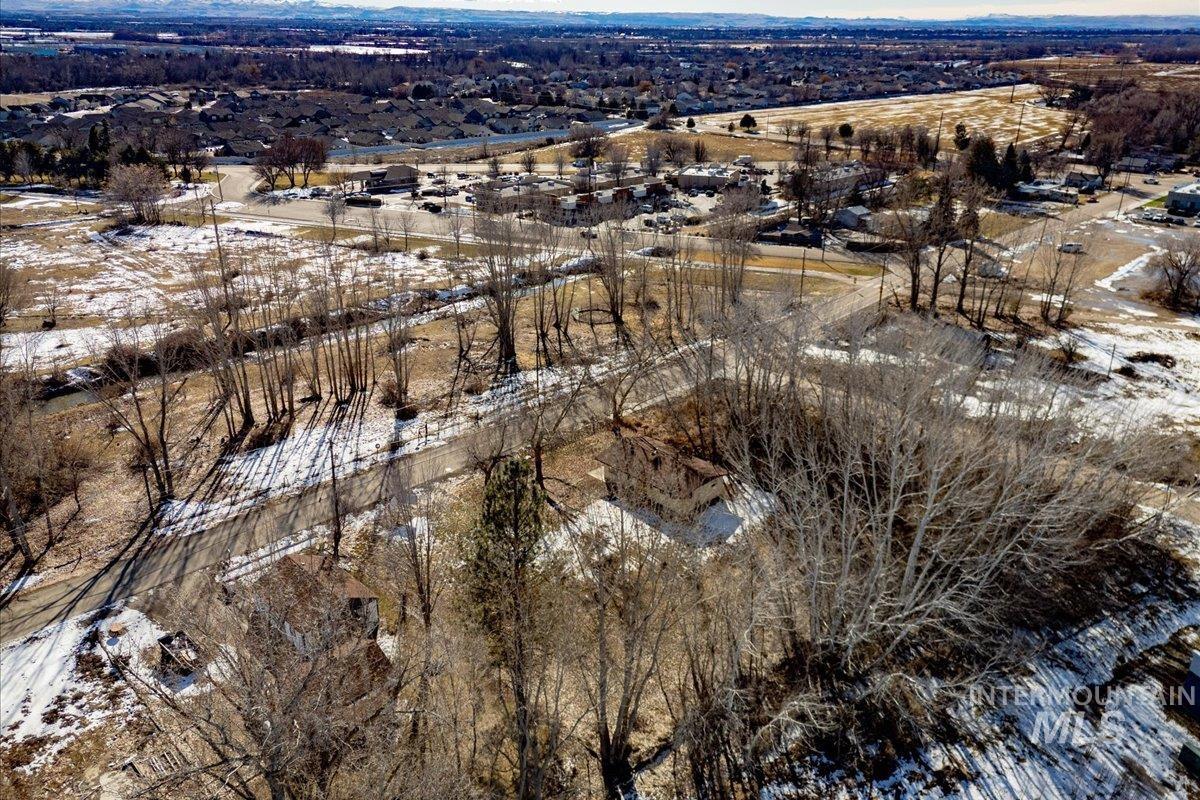 607 Boise St Property Photo 7
