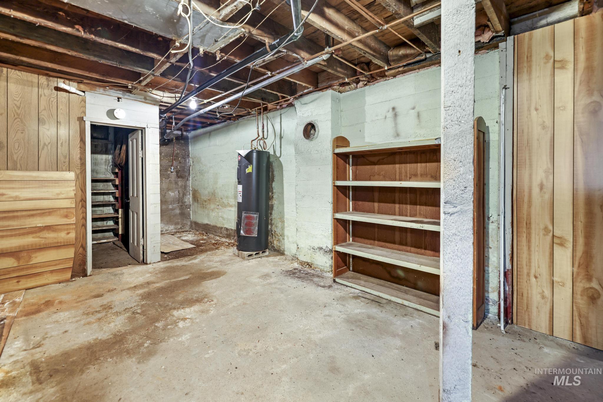 560 N State St. Property Photo 31