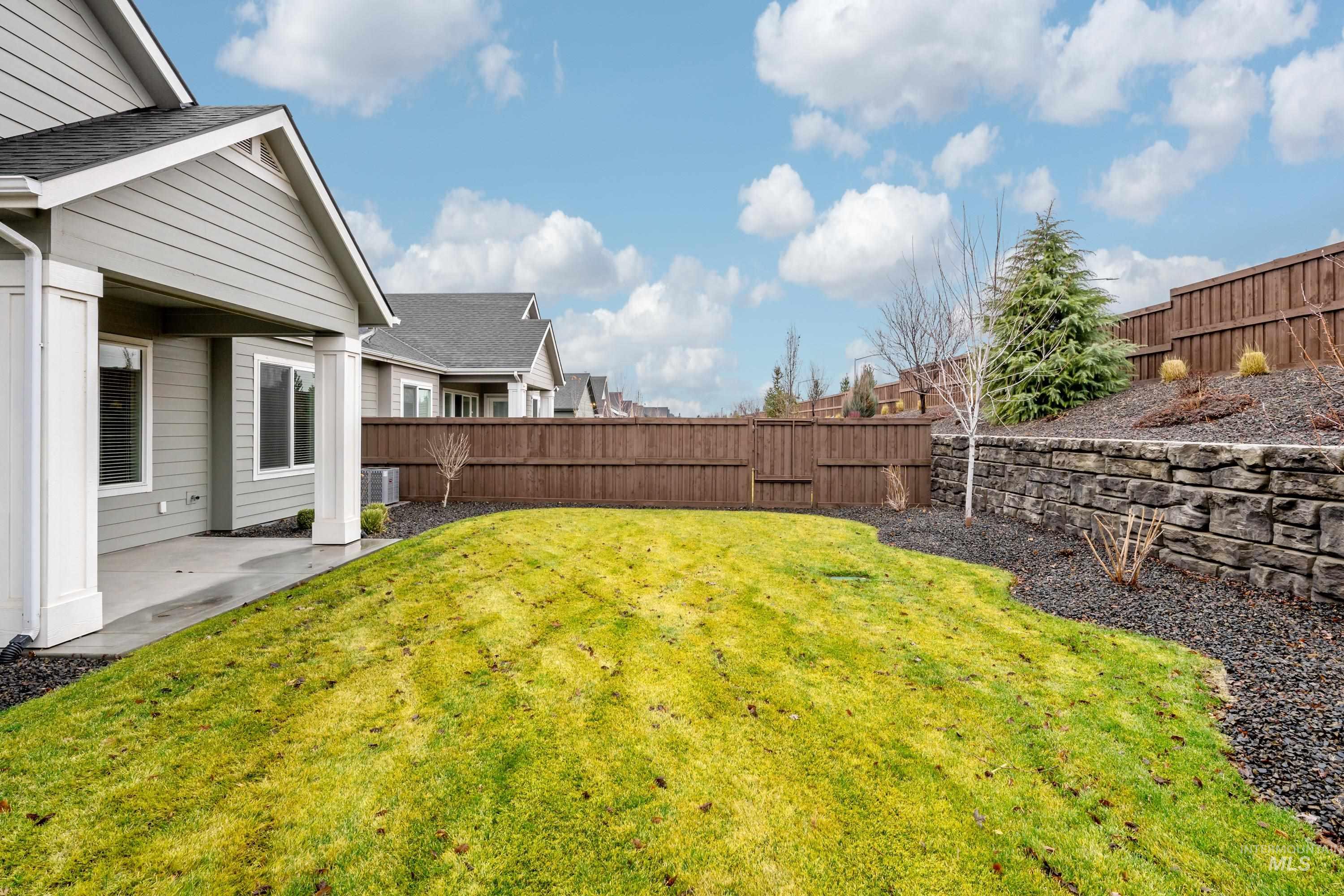 3702 W Silver River Ln. Property Photo 5