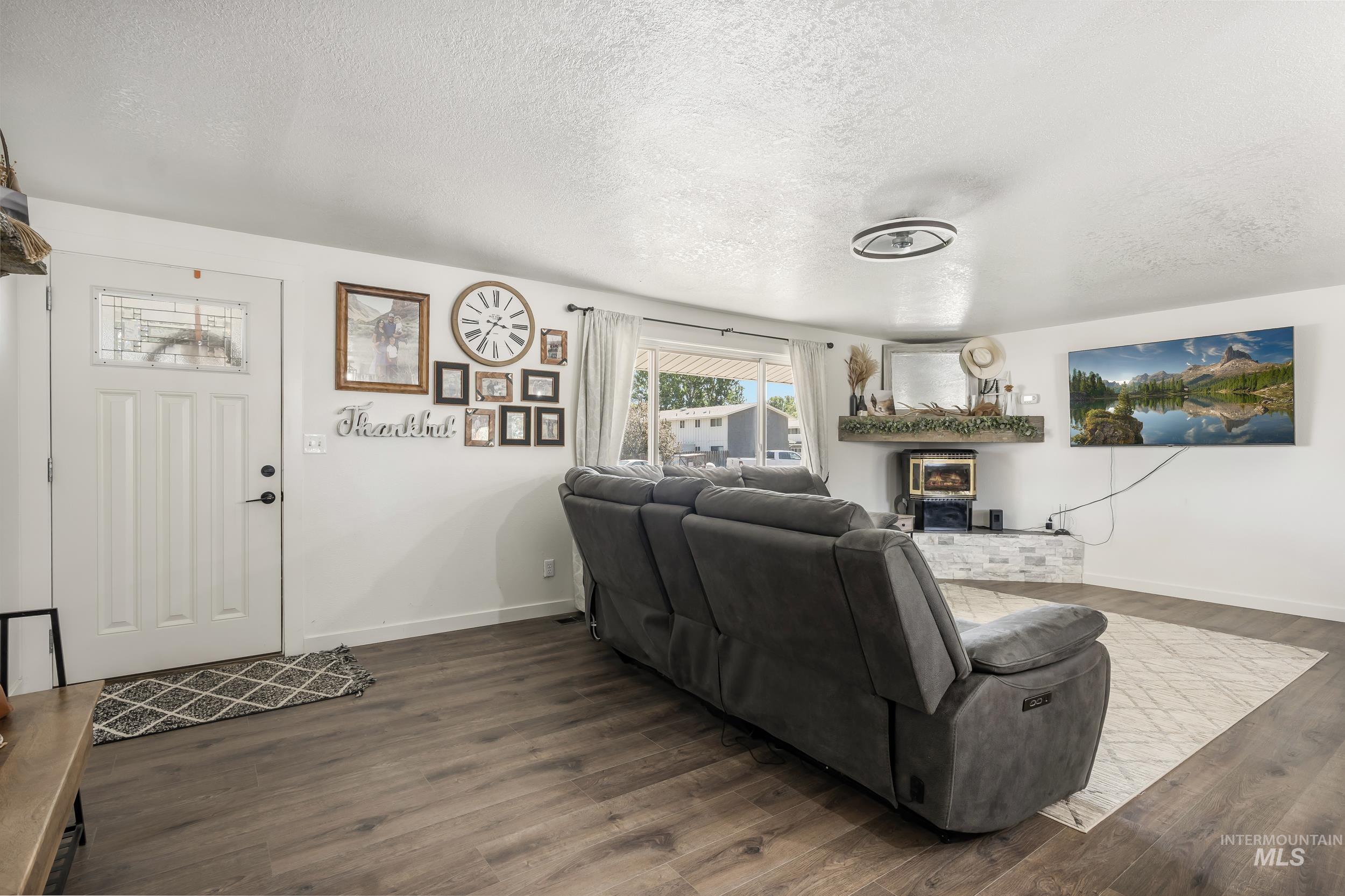112 W California Property Photo 3
