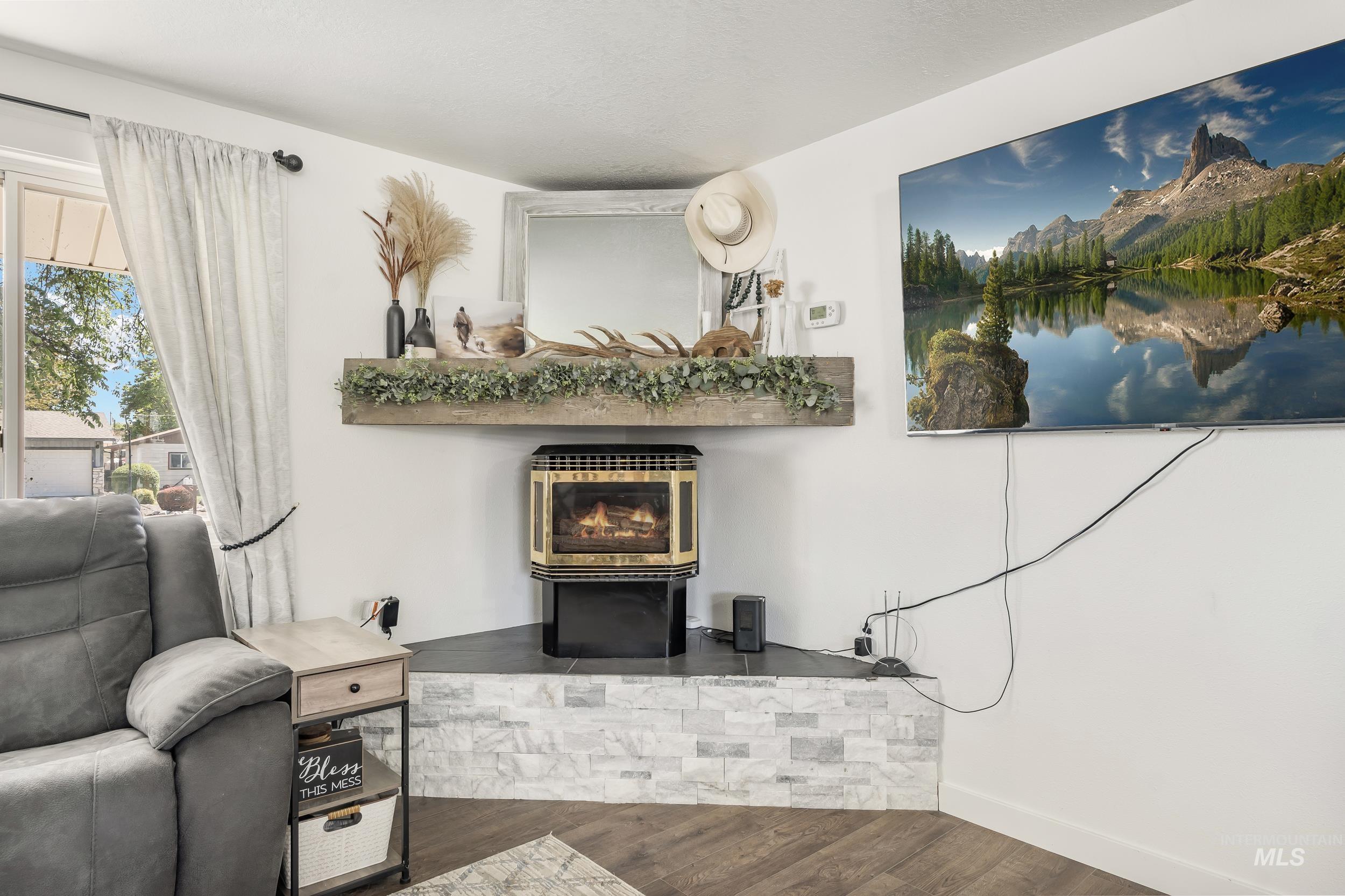 112 W California Property Photo 5