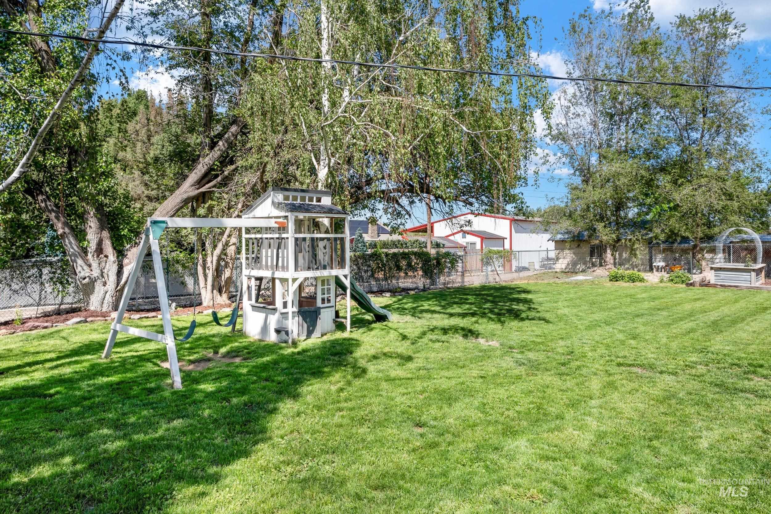 112 W California Property Photo 31