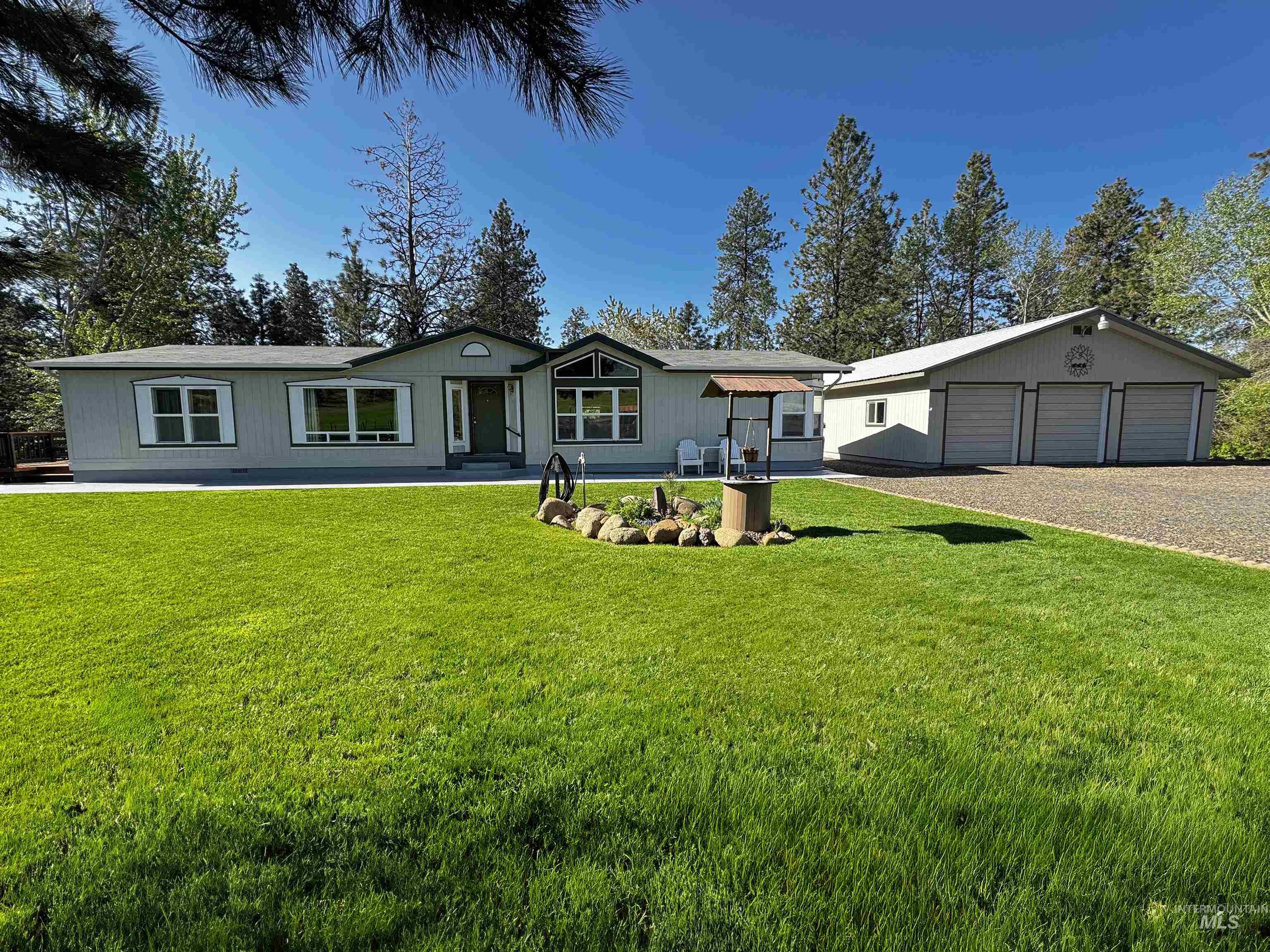 3496 Ward Rd Property Photo