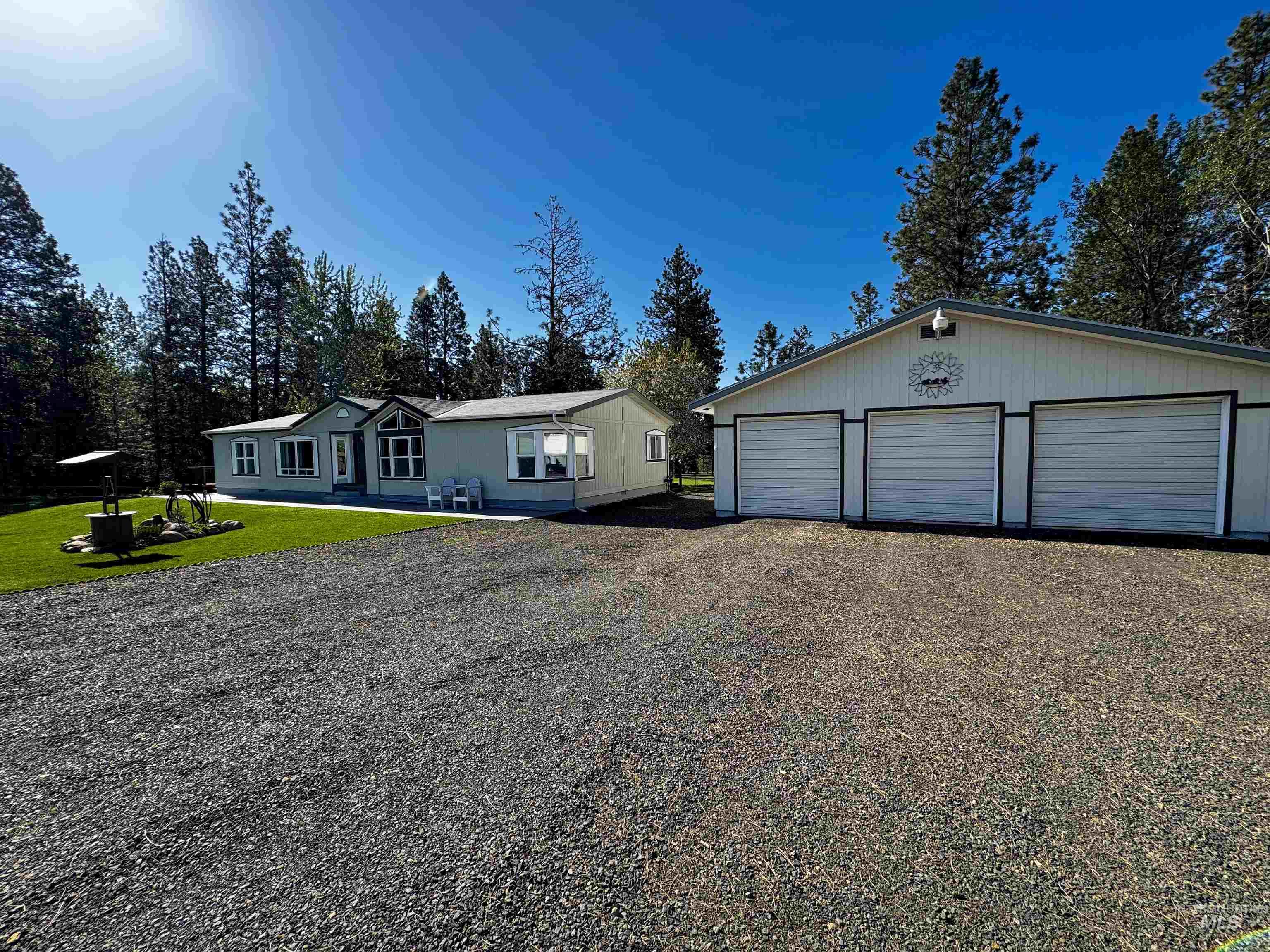 3496 Ward Rd Property Photo 3