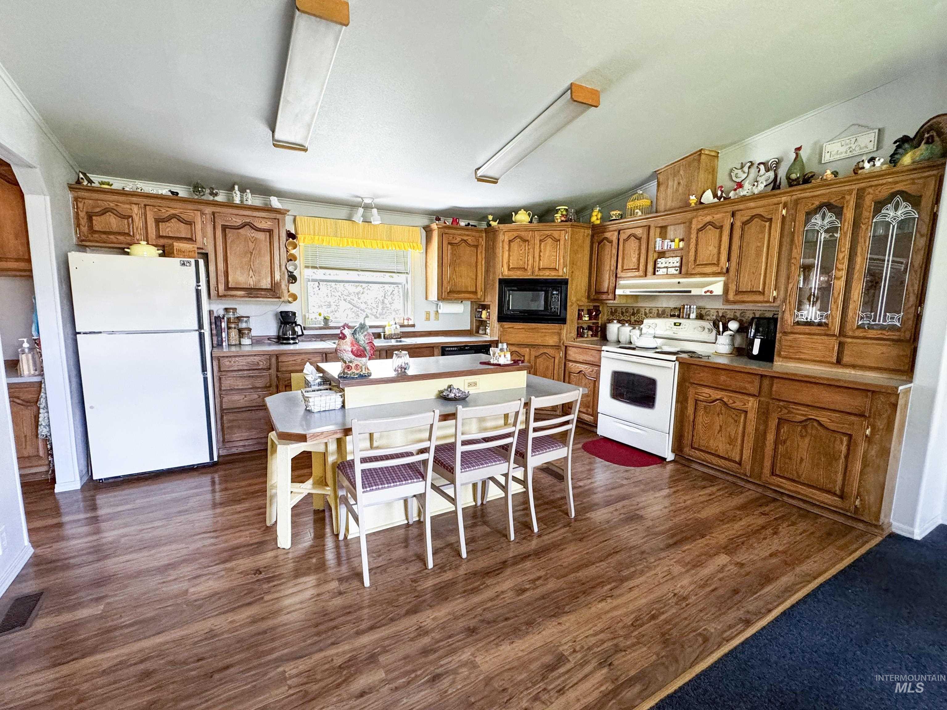 3496 Ward Rd Property Photo 9