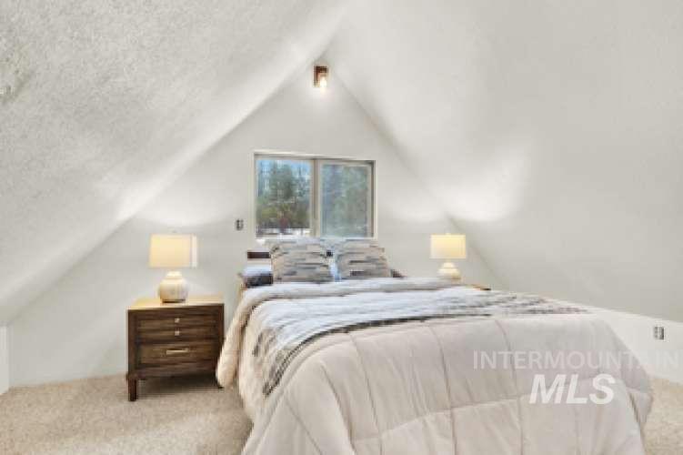 4 Lookout Ct Property Photo 5