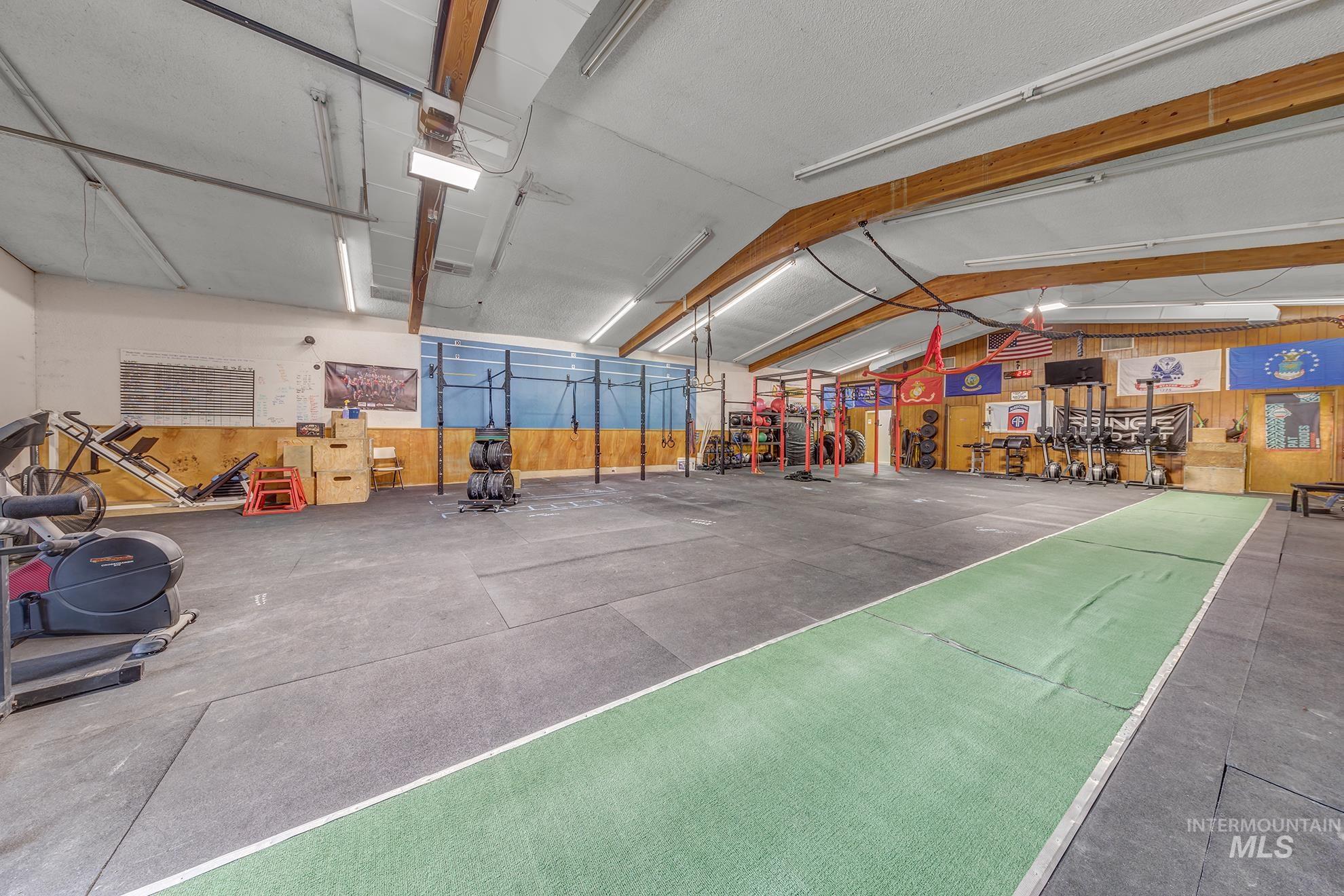 340 W Commercial Property Photo 4