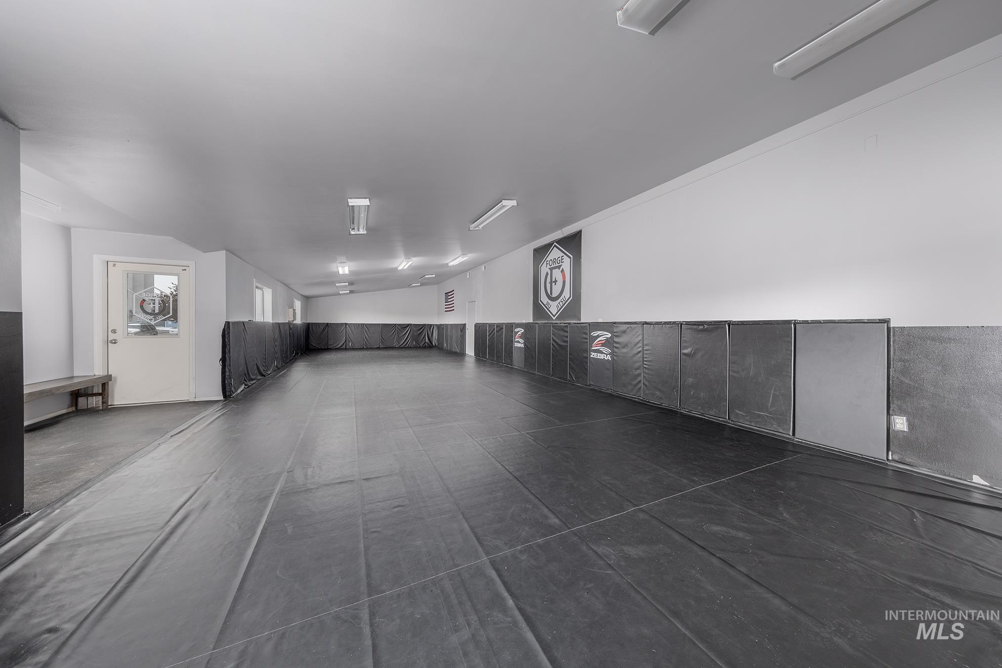 340 W Commercial Property Photo 18