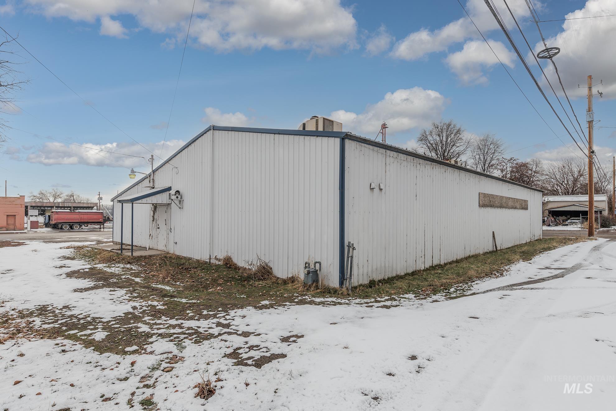 340 W Commercial Property Photo 28