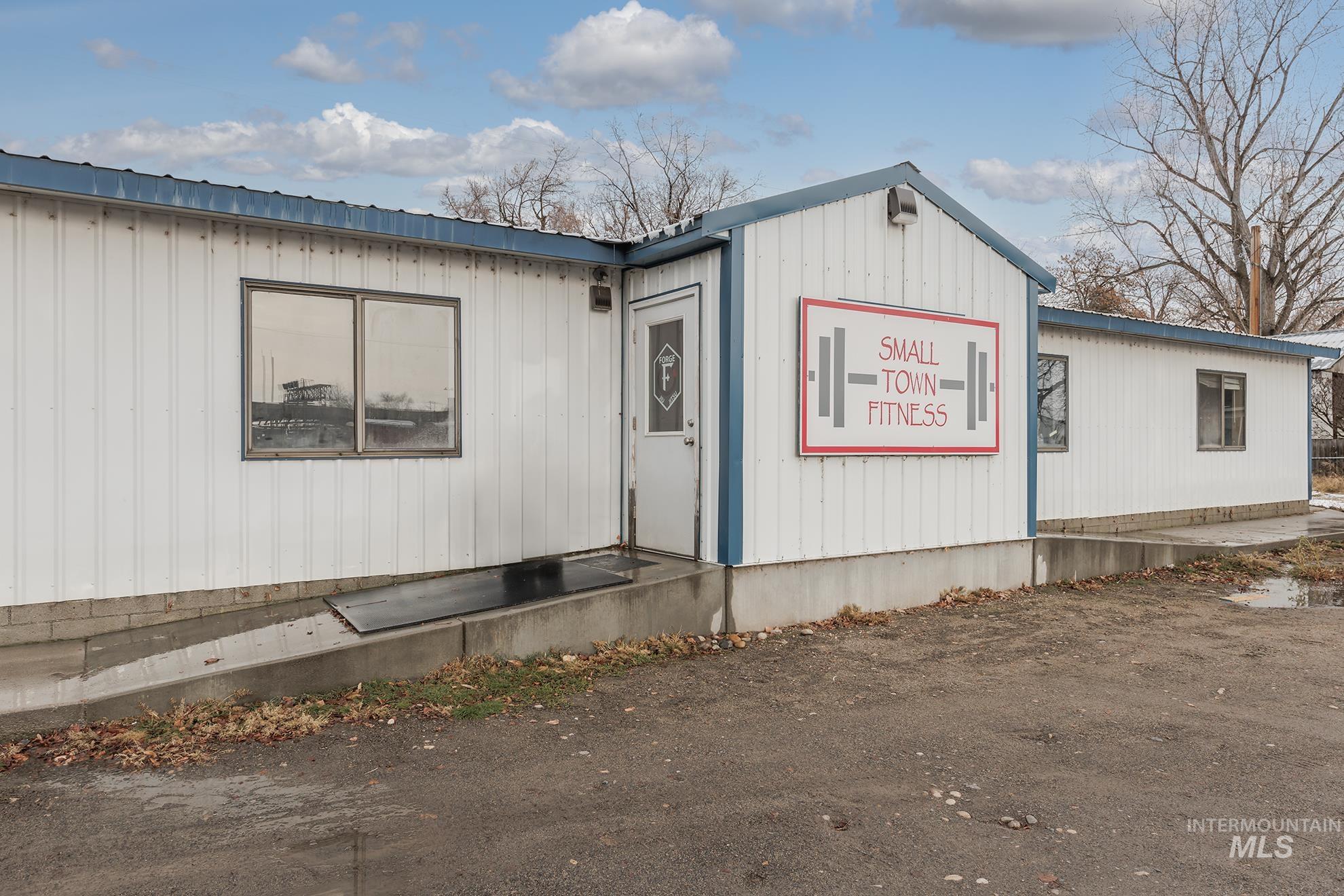 340 W Commercial Property Photo 29