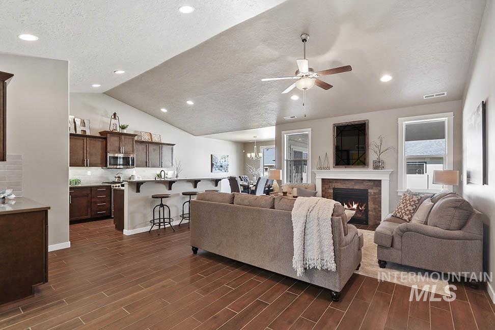 3711 N Anselmo Way Property Photo 3
