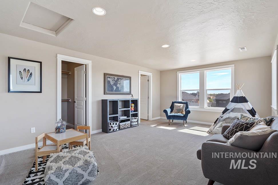 3711 N Anselmo Way Property Photo 8