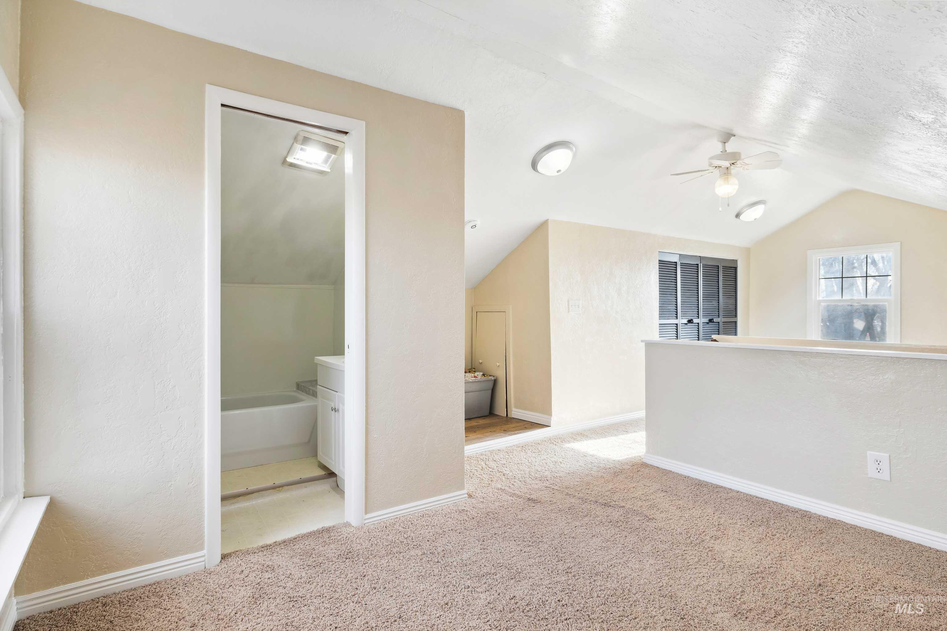 1034 Maurice St Property Photo 21