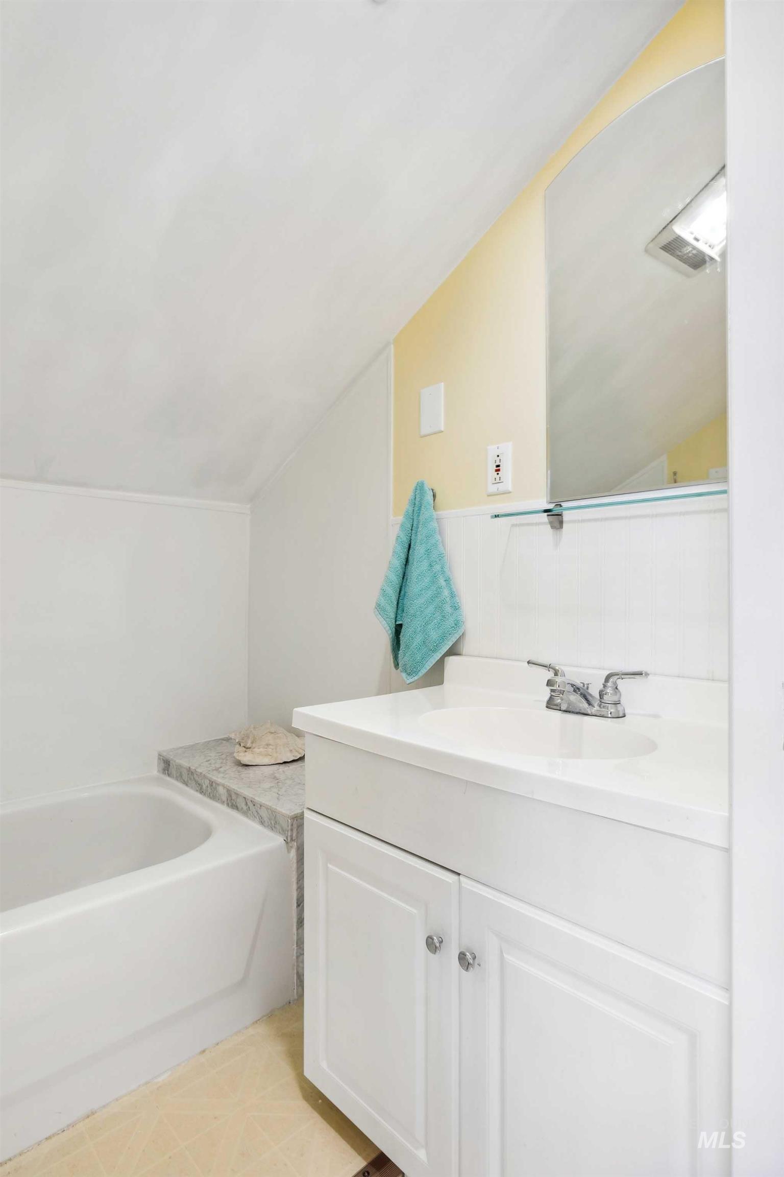1034 Maurice St Property Photo 23