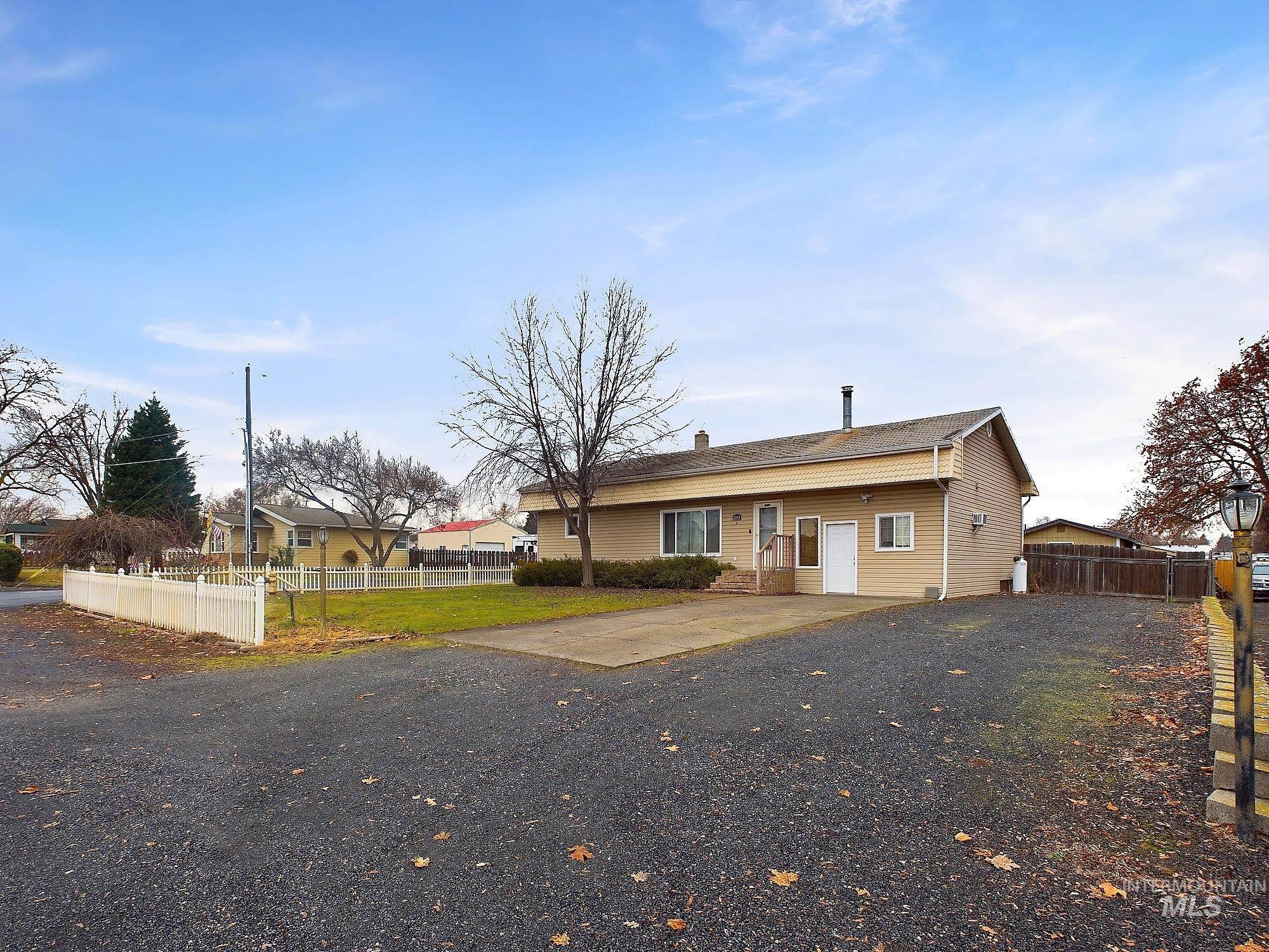 3310 6th Street Property Photo 2