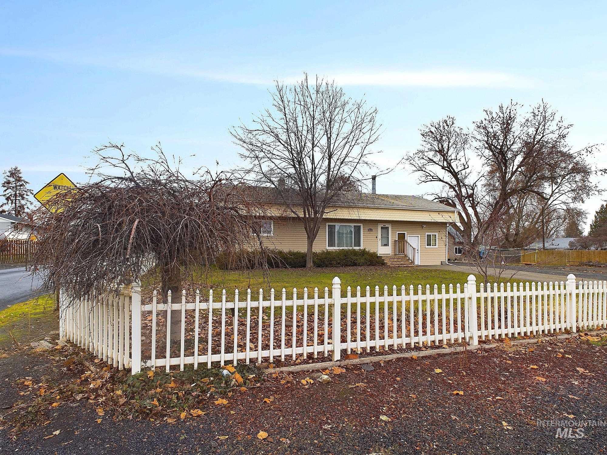 3310 6th Street Property Photo 3