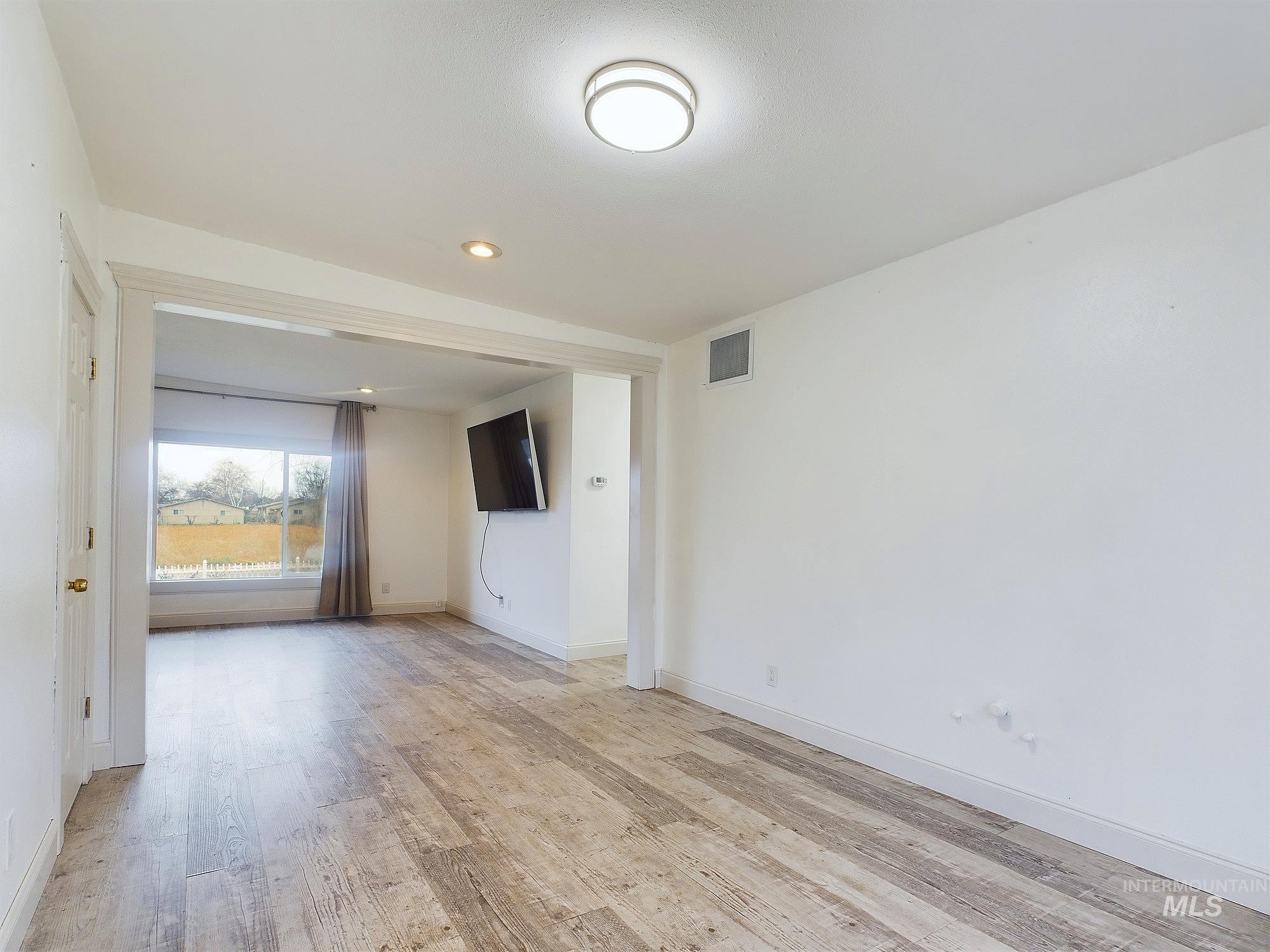 3310 6th Street Property Photo 6