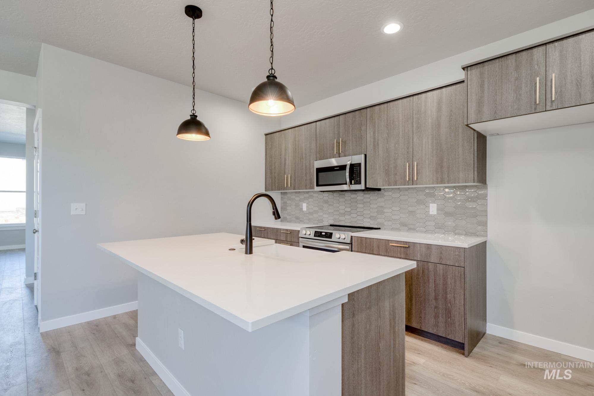 3566 W Littleton Dr Property Photo 4