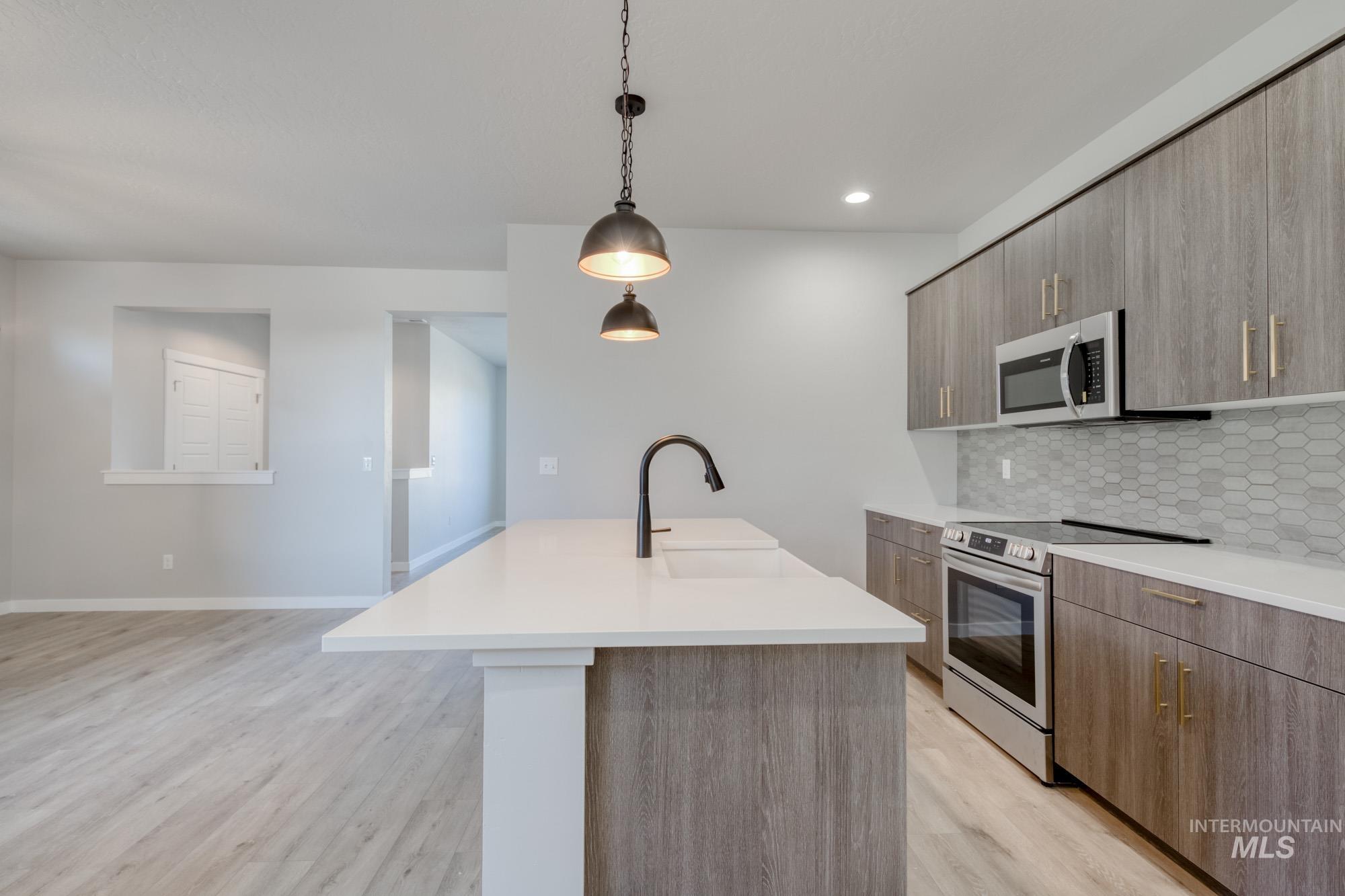 3566 W Littleton Dr Property Photo 5