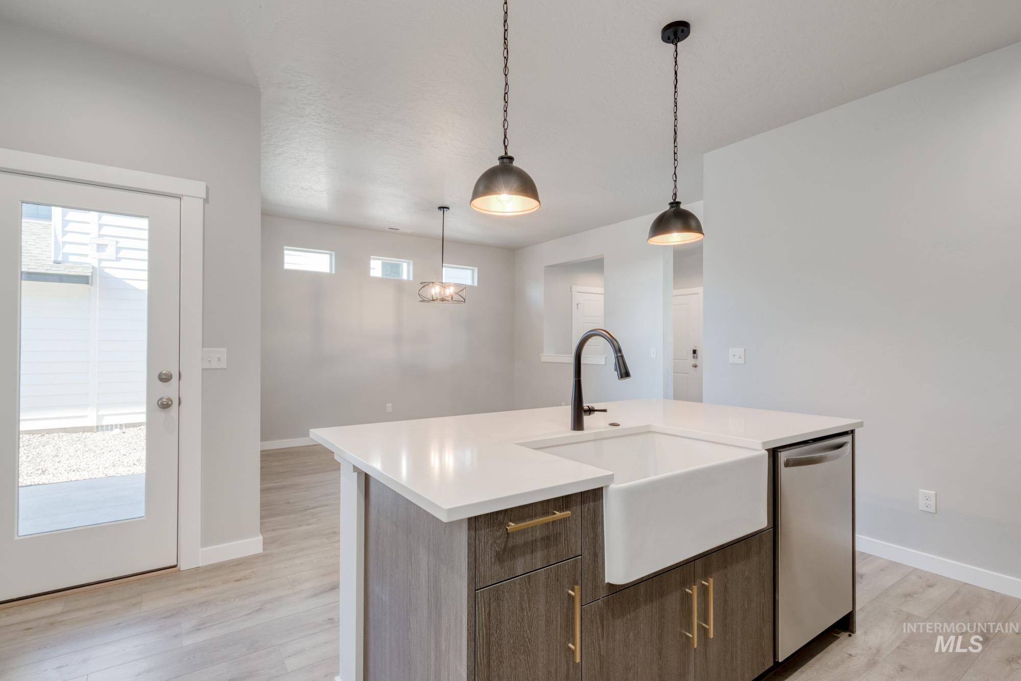 3566 W Littleton Dr Property Photo 6