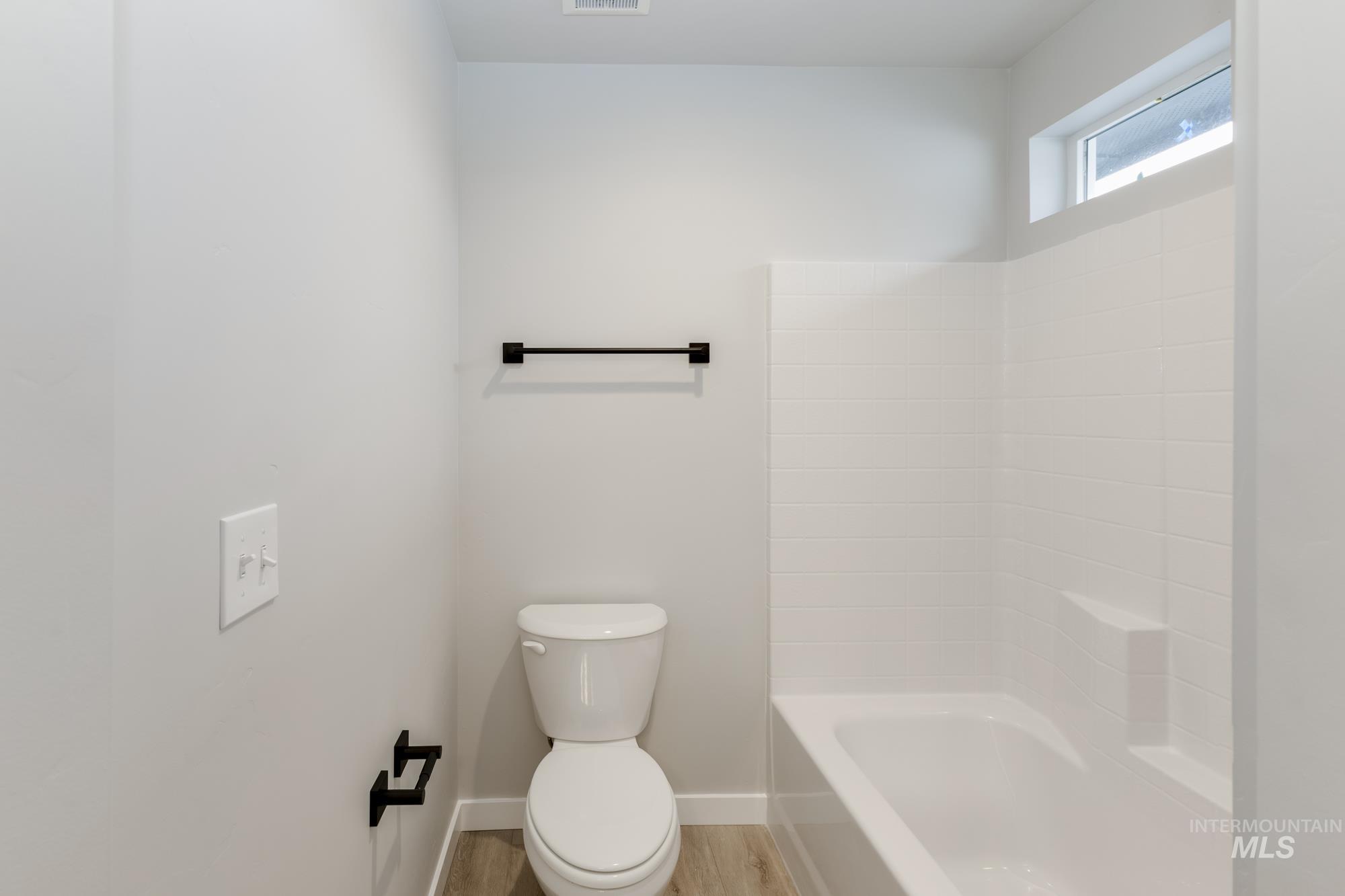 8586 N Ferris Ave Property Photo 33