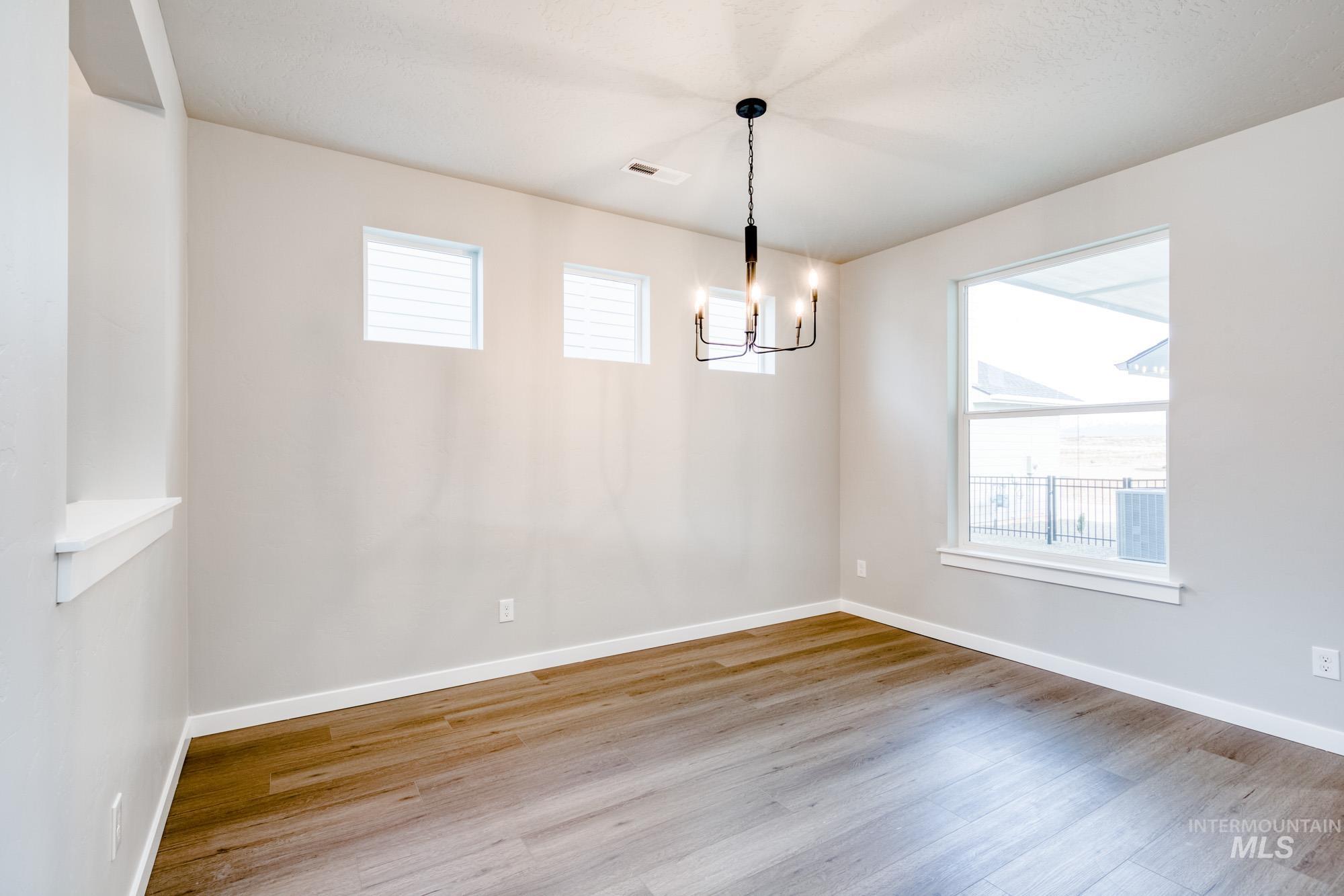 6954 S Cheyenne Ave Property Photo 8