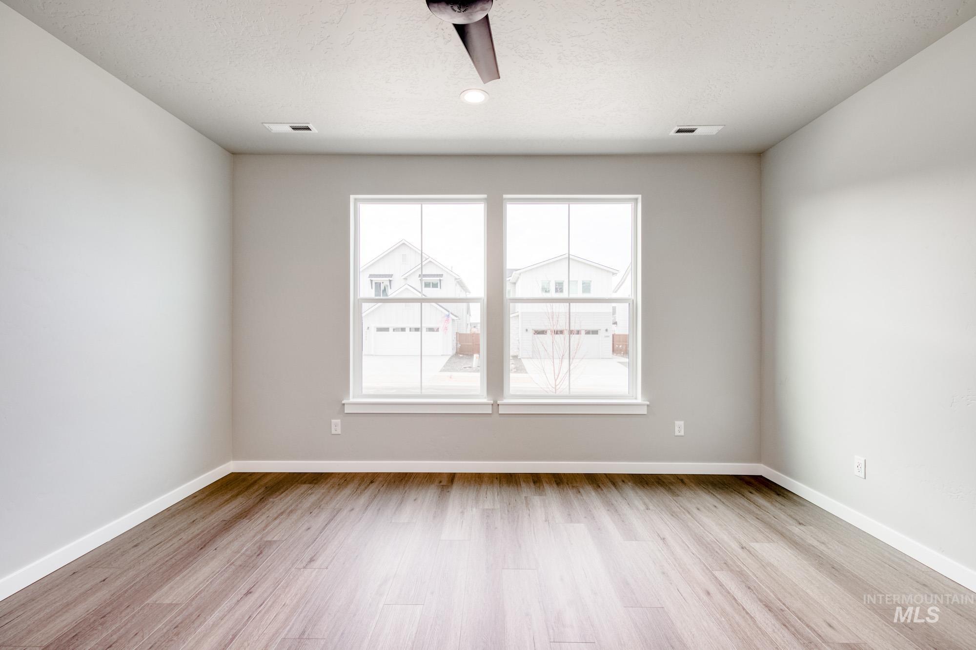 6954 S Cheyenne Ave Property Photo 10