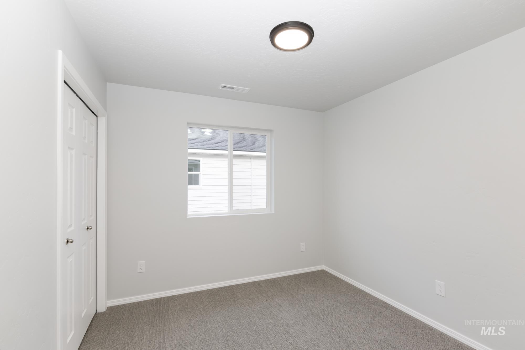 16302 Grade Ave Property Photo 11