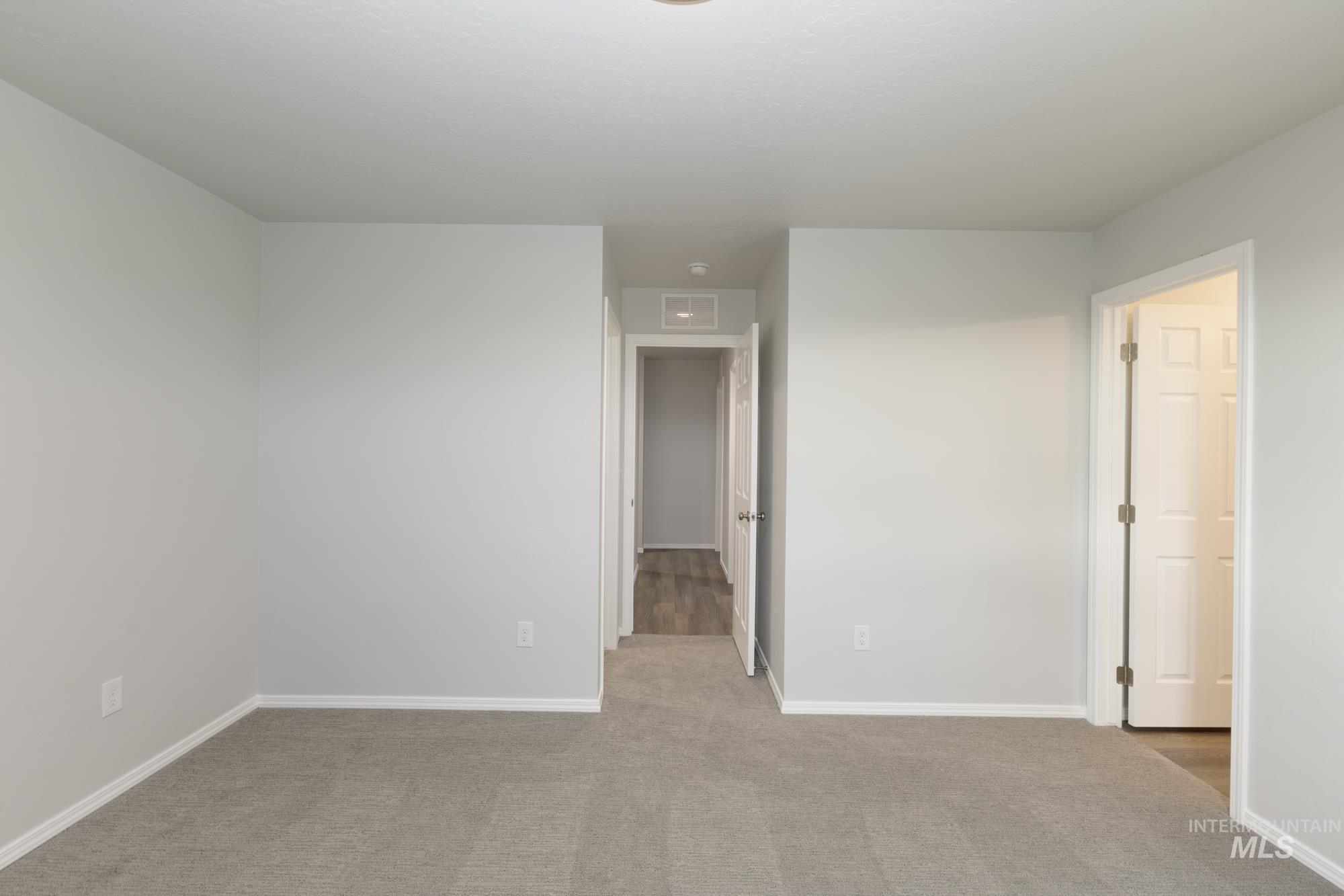 16302 Grade Ave Property Photo 13