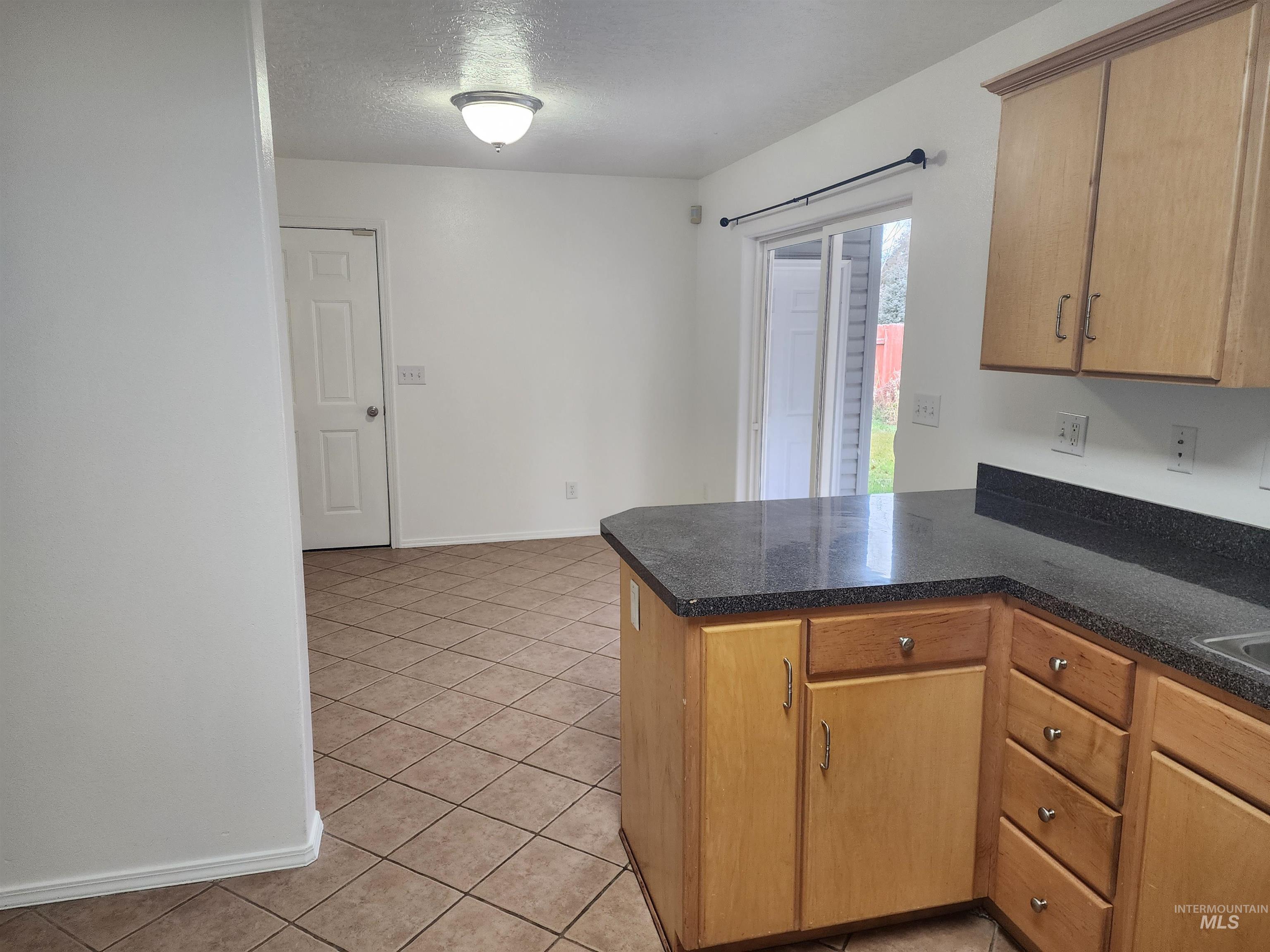 573 Alpine St Property Photo 8