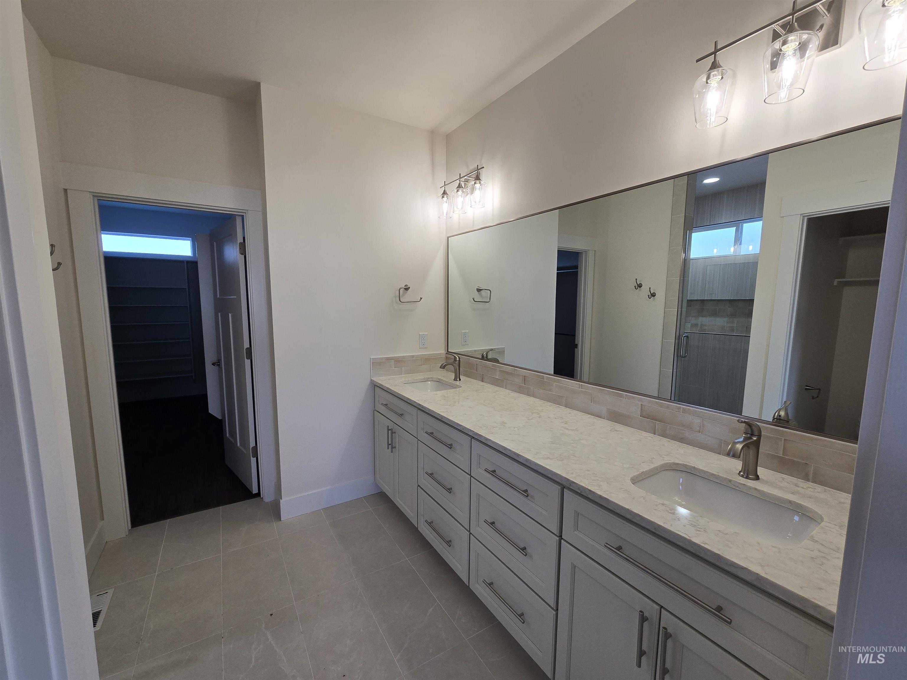 1515 Leslie Drive Property Photo 15