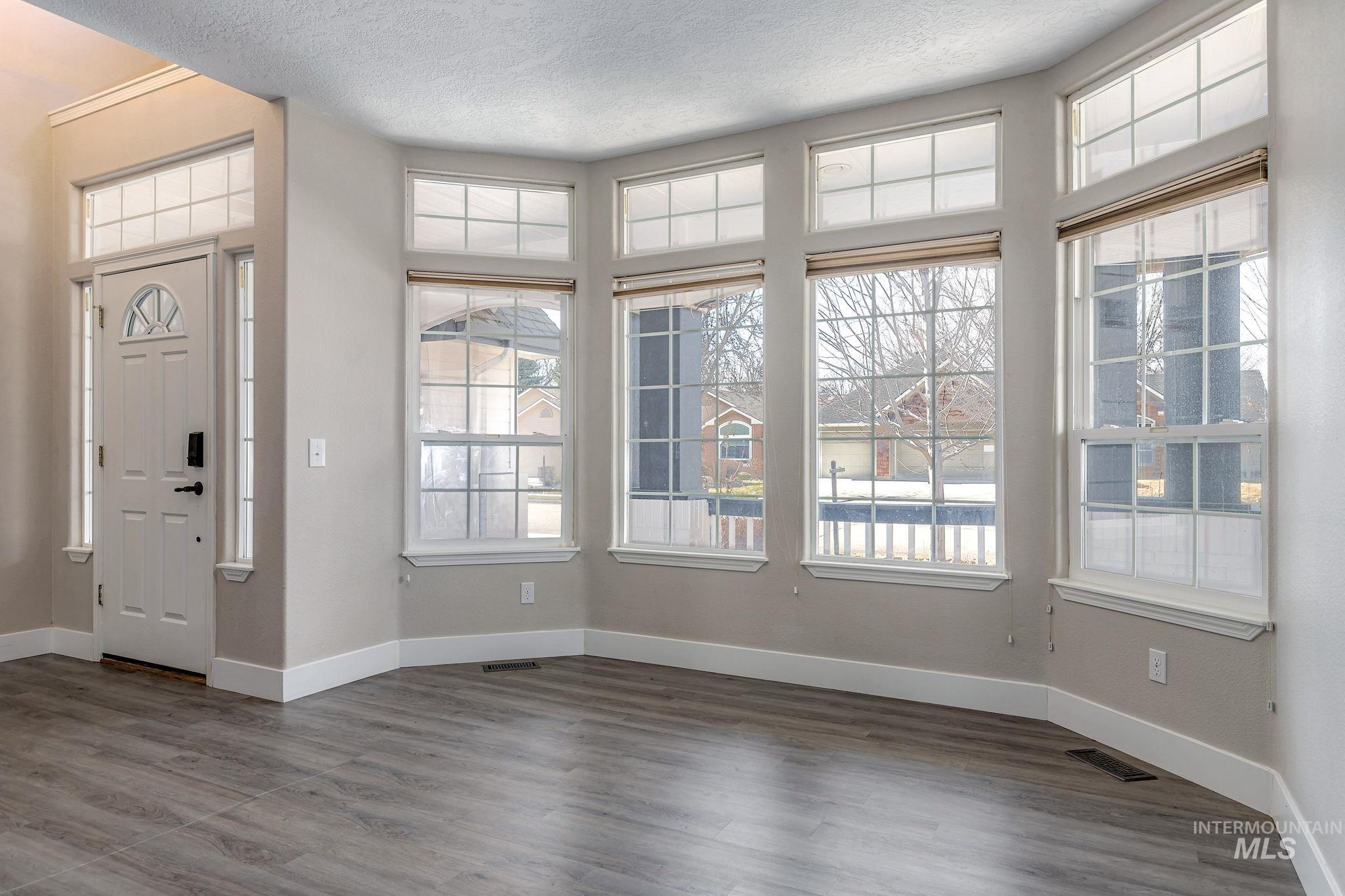5776 N Lilybrook Way Property Photo 4