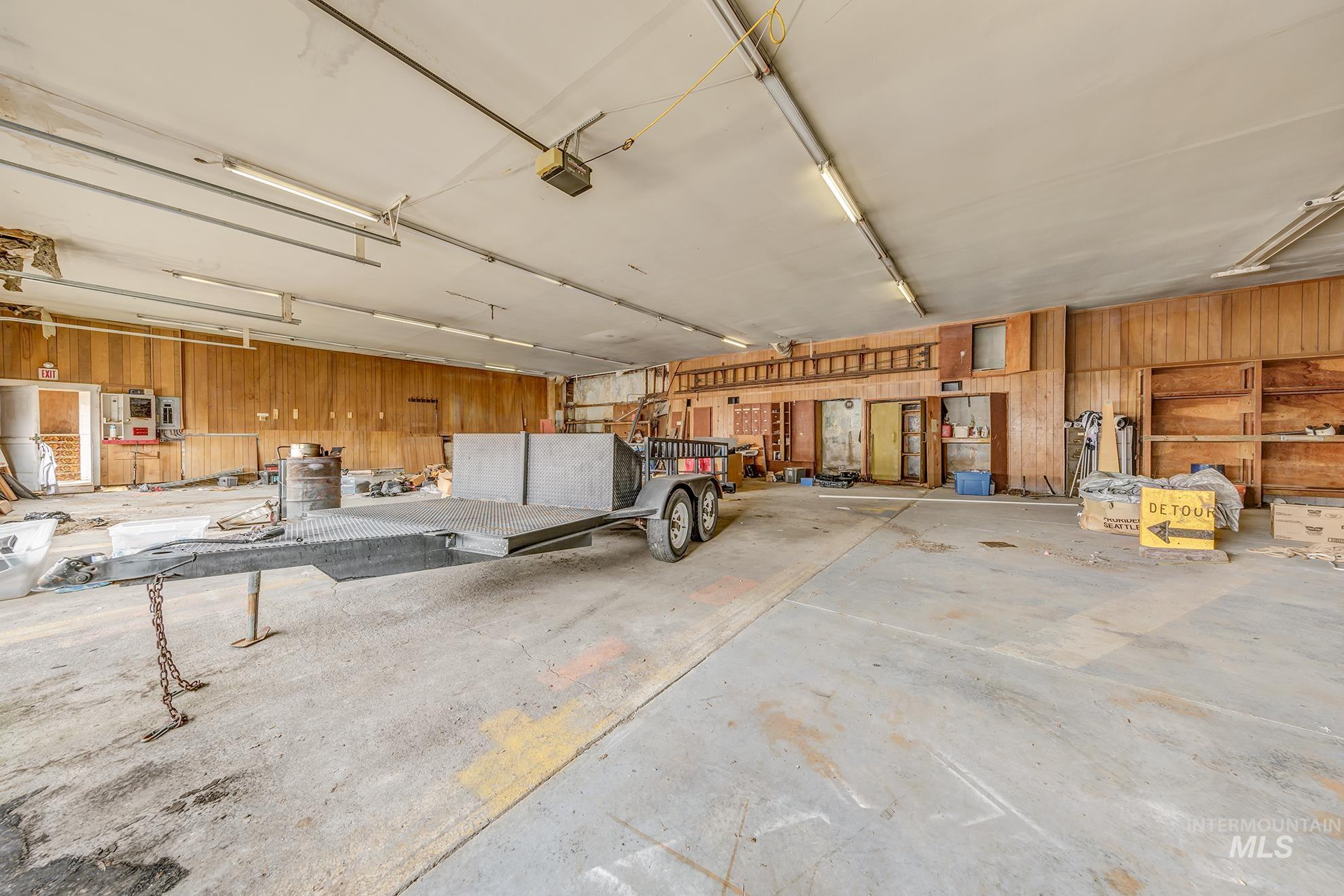 152 B St Property Photo 4