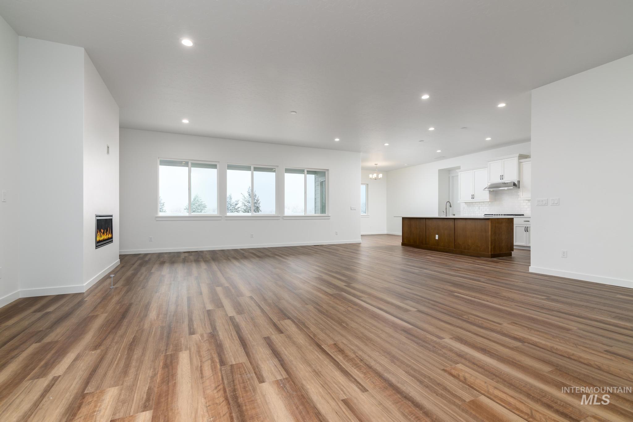14695 Pewter Point St Property Photo 7