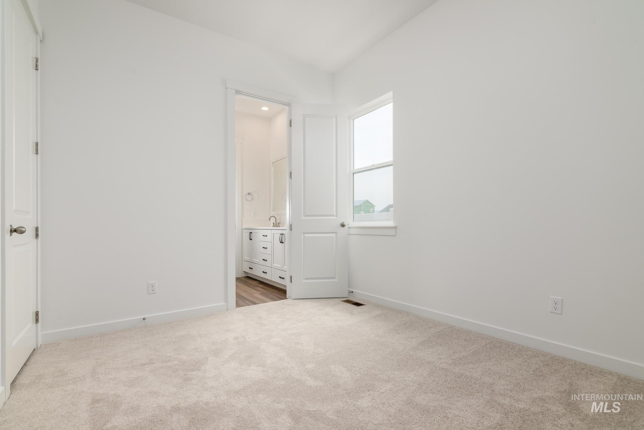 14695 Pewter Point St Property Photo 18